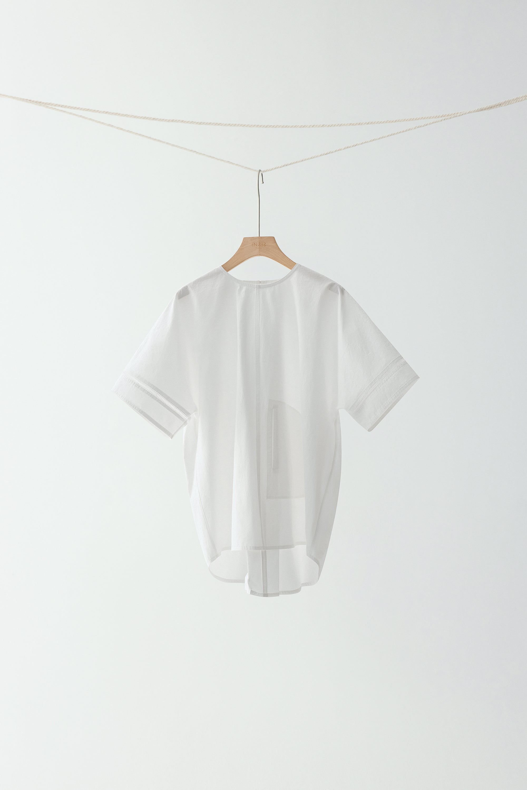 #color_off white