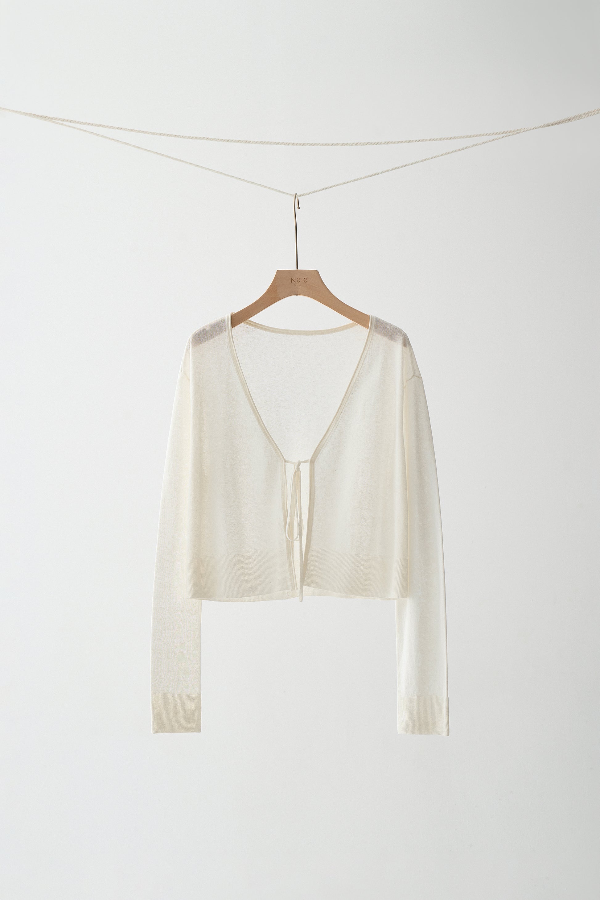 #color_off white