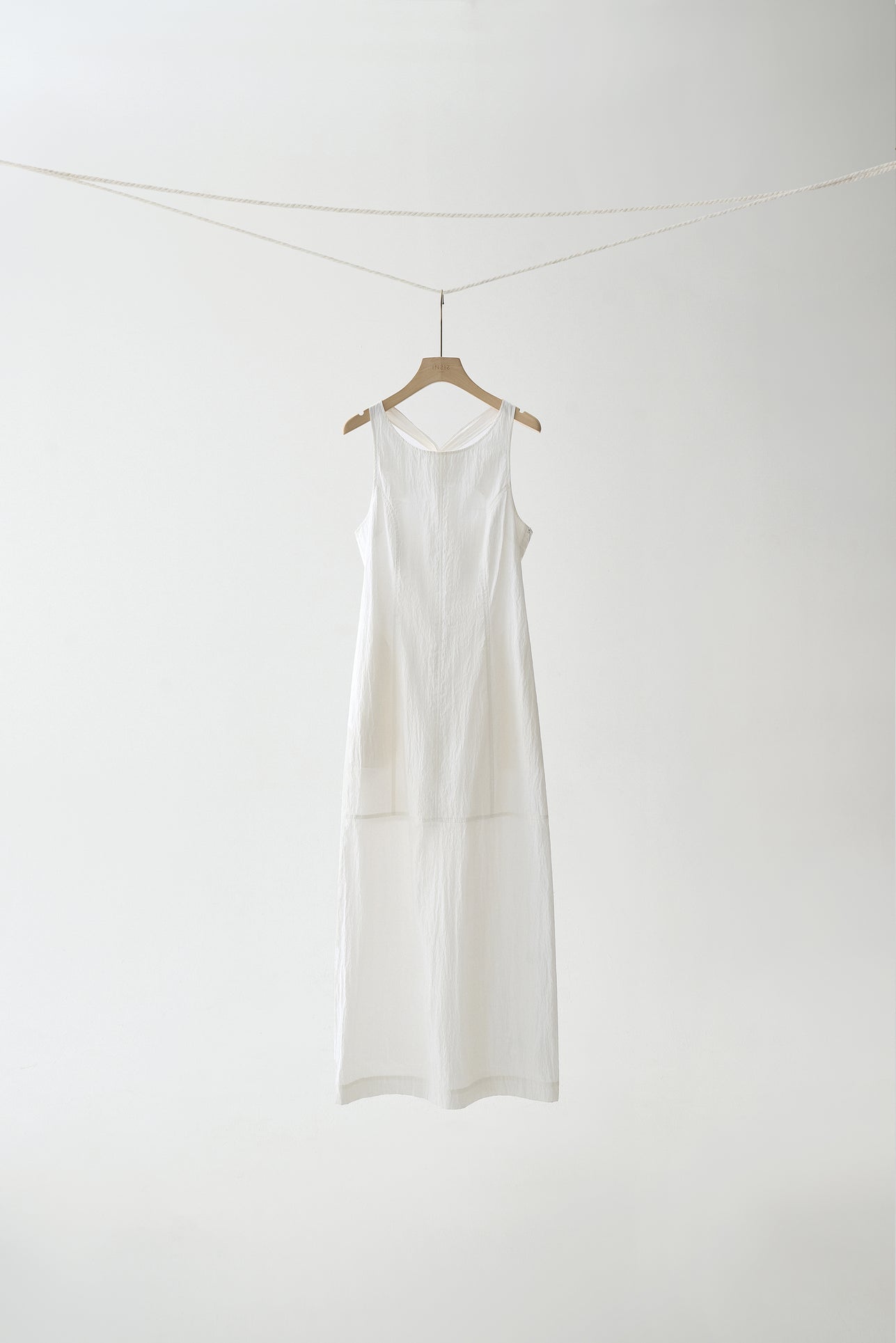 #color_off white