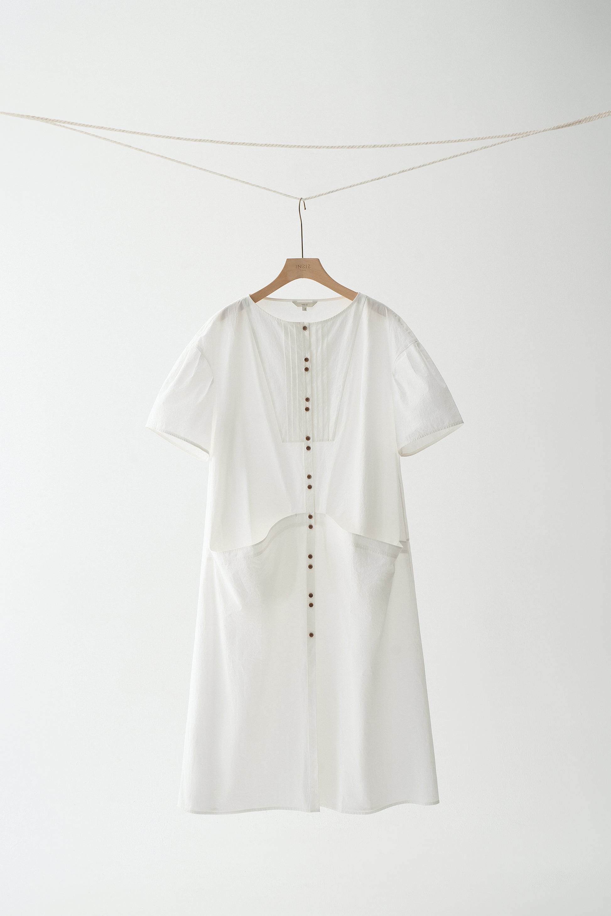 #color_off white