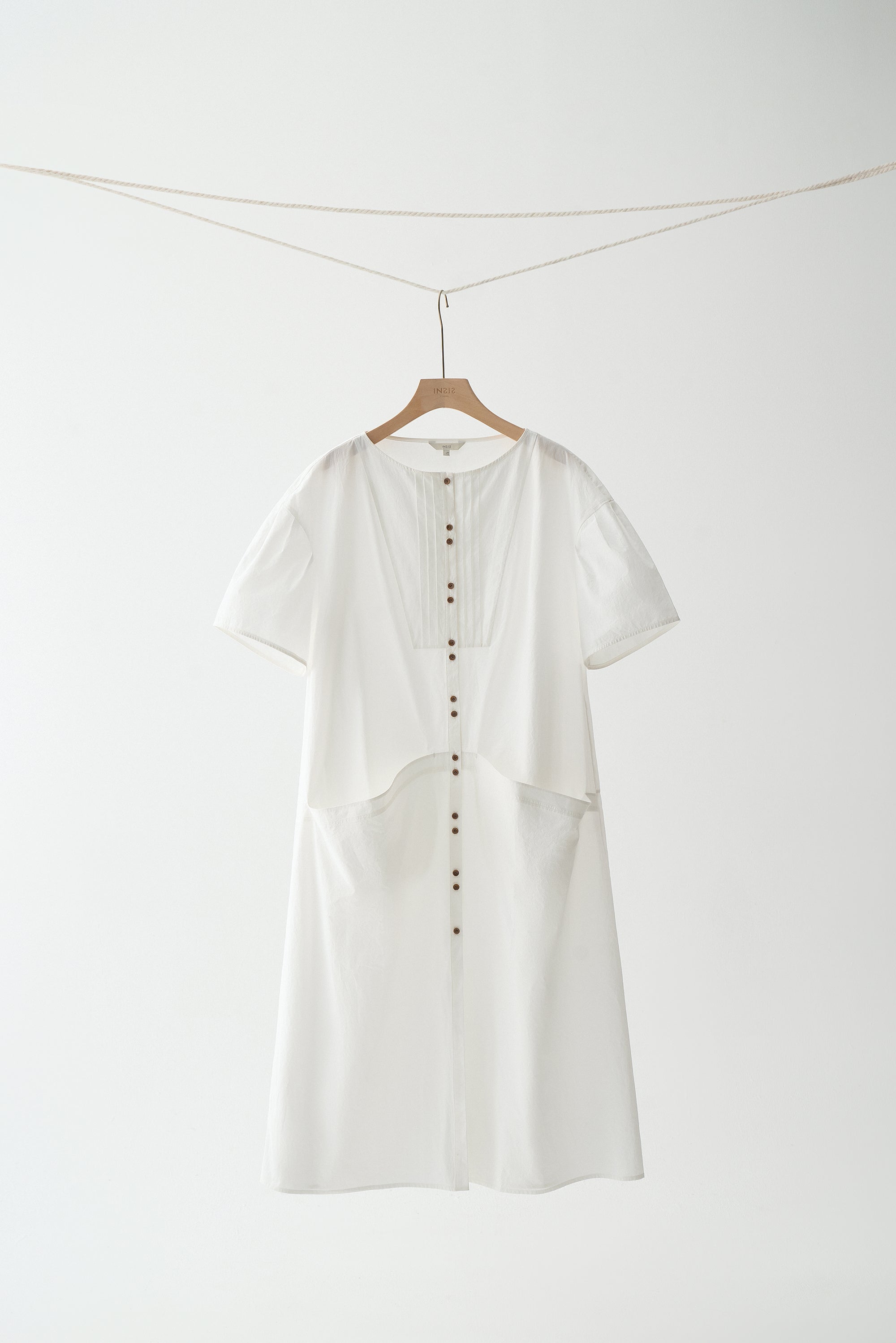 #color_off white