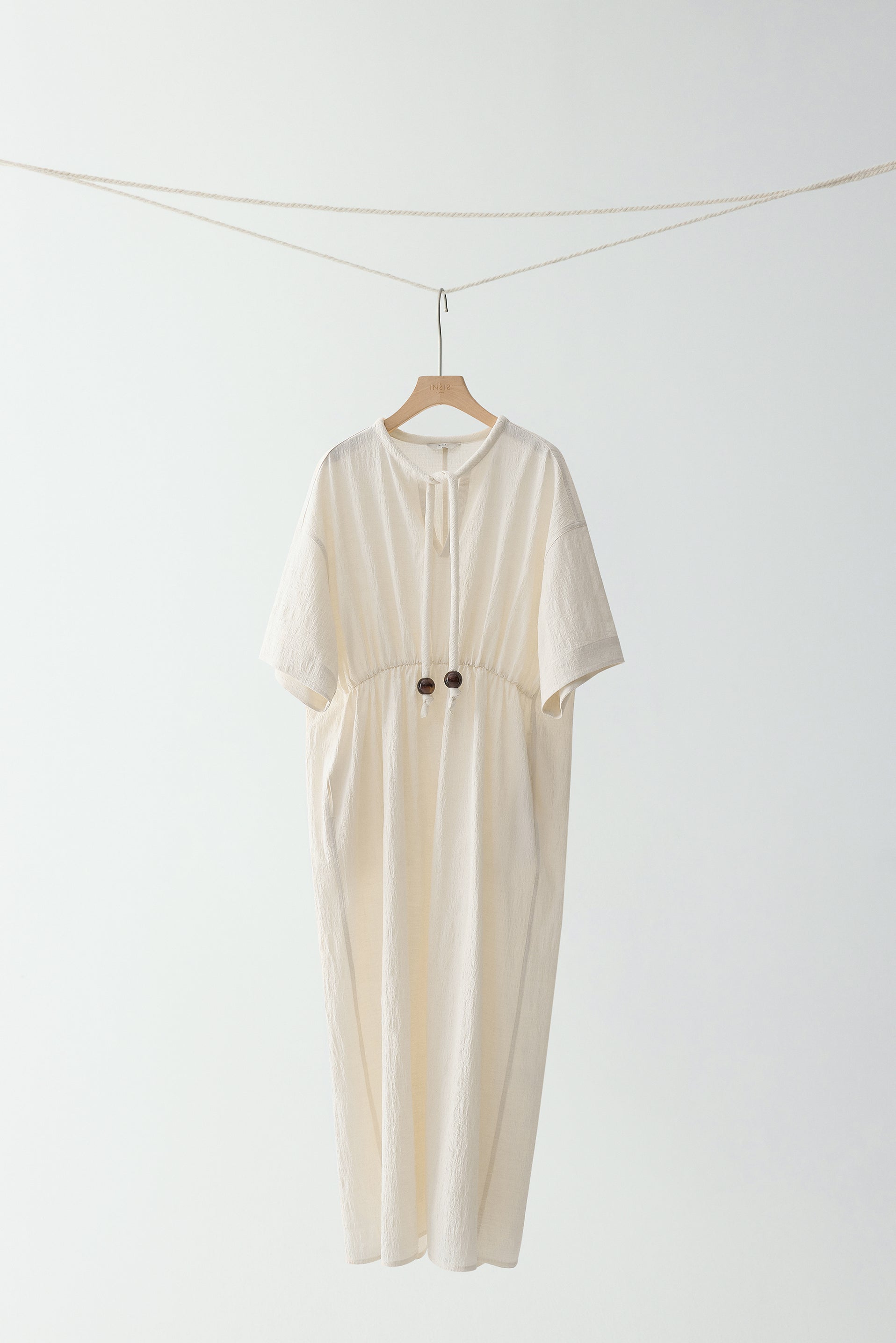 #color_cream white
