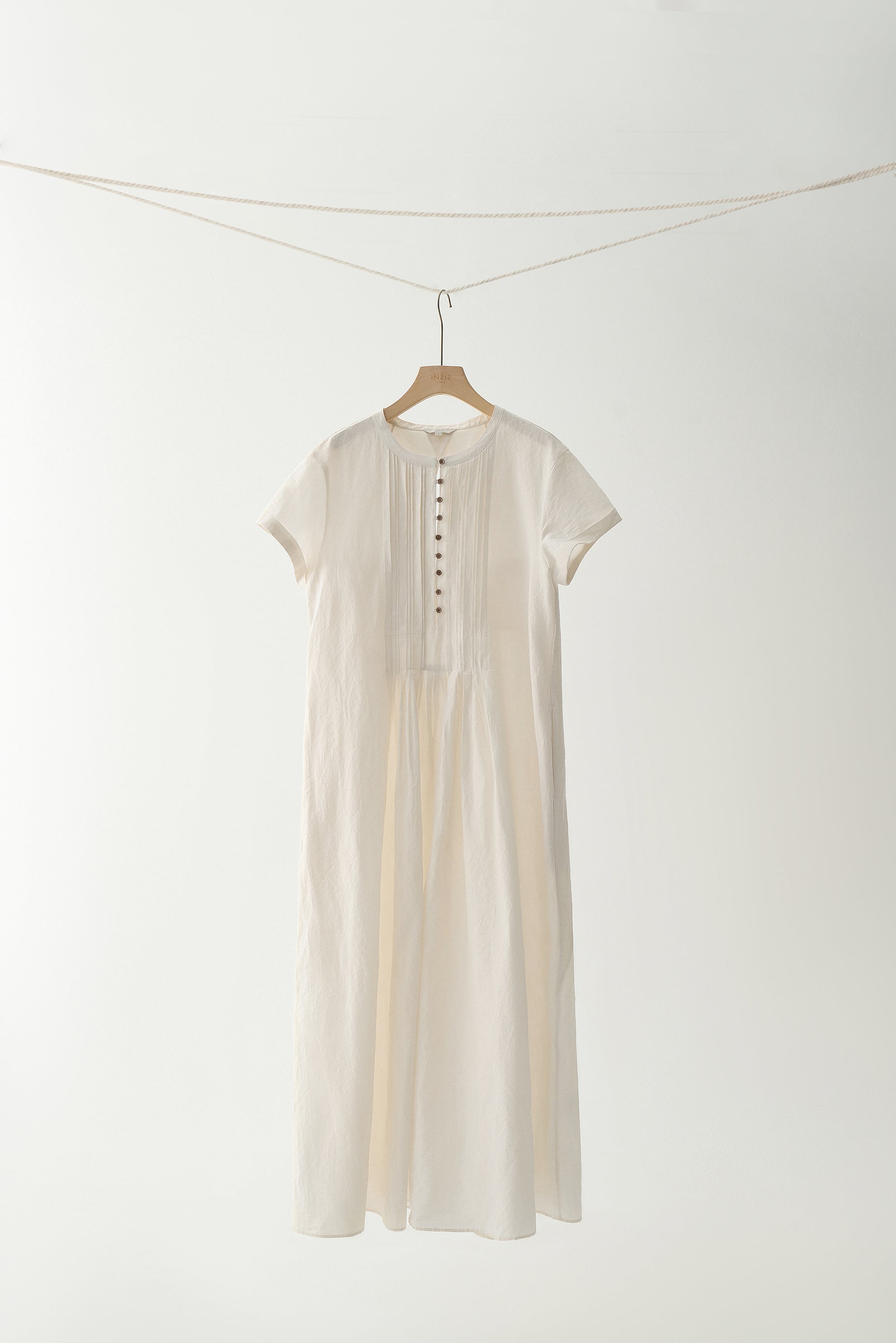 #color_cream white
