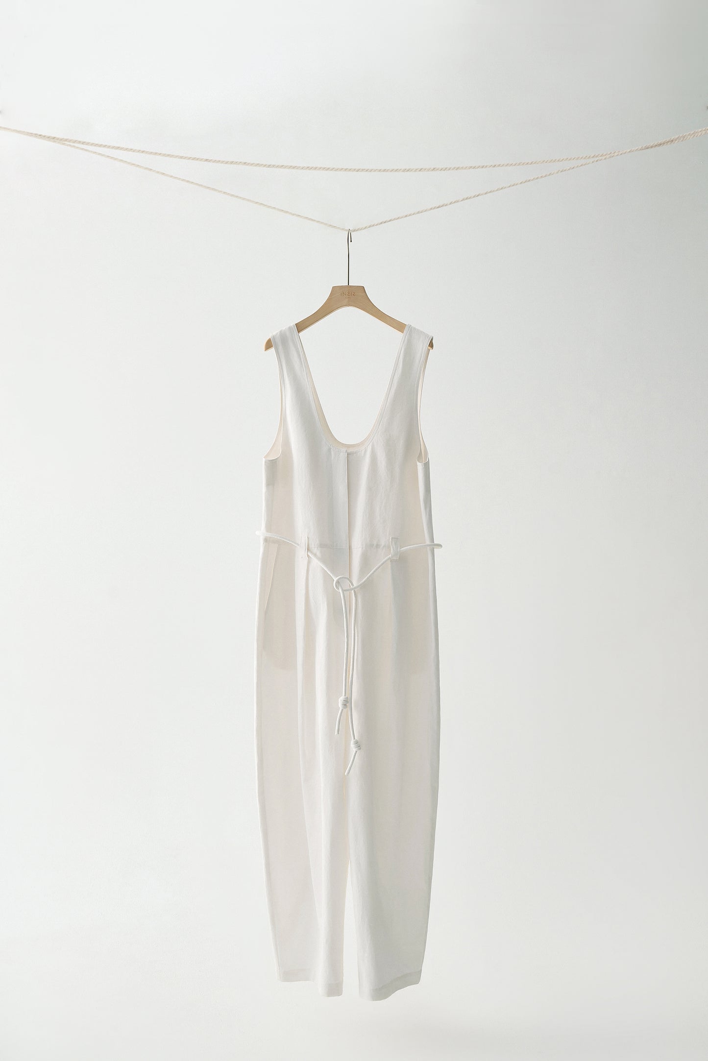 #color_cream white