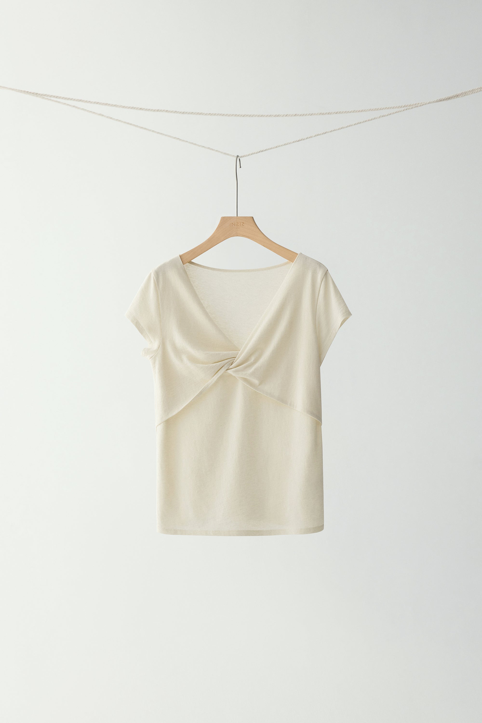 #color_cream white