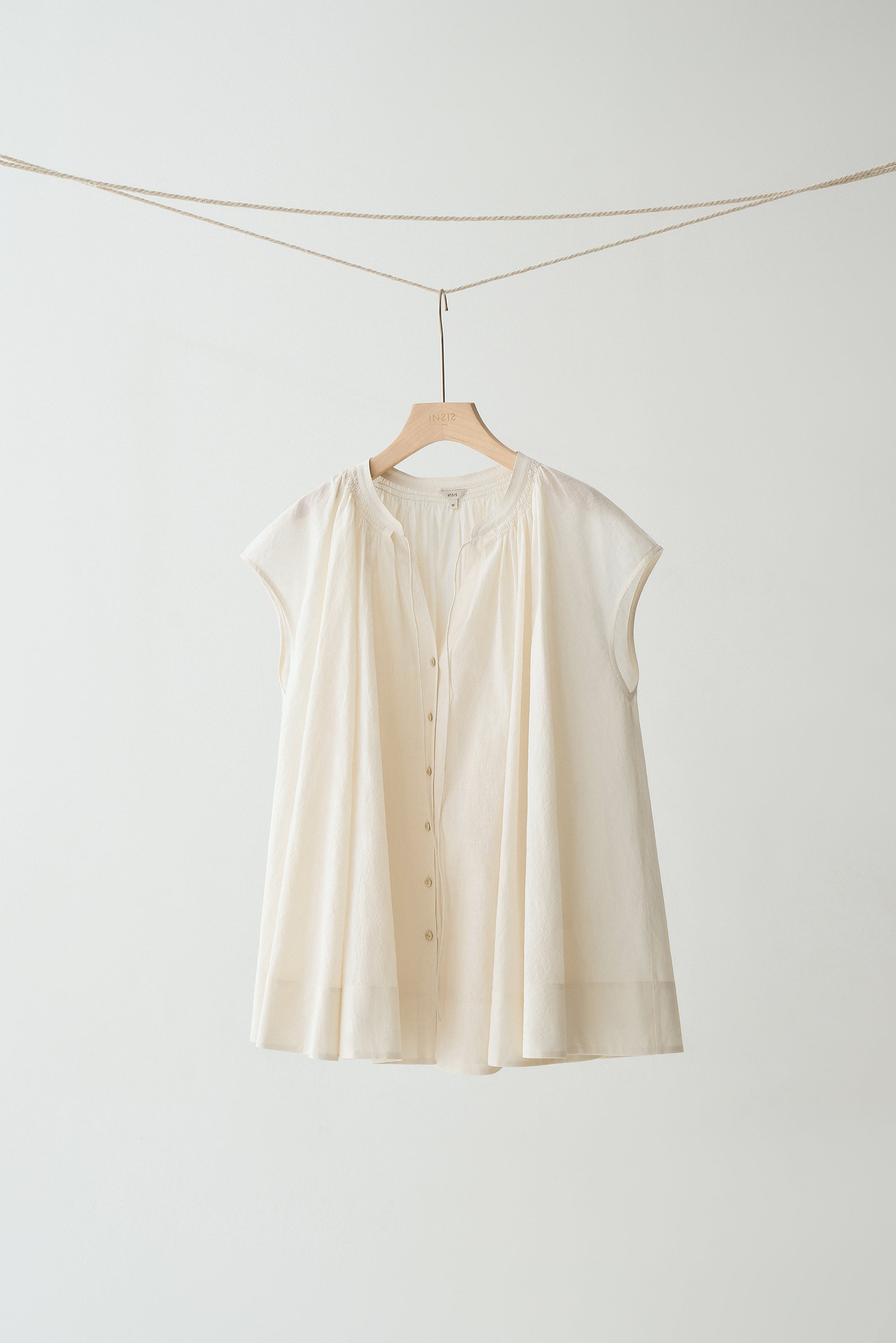 #color_cream white