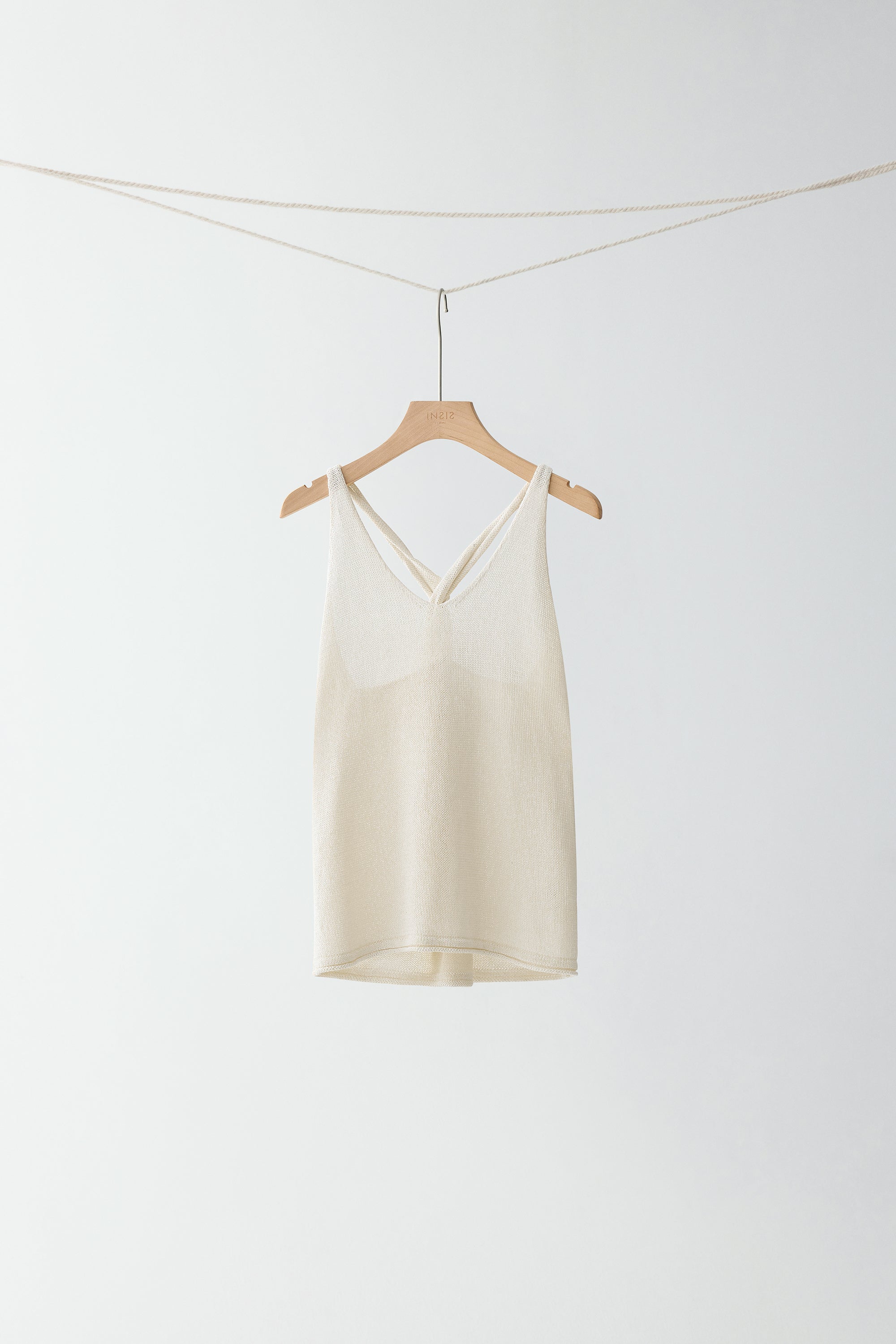 #color_off white