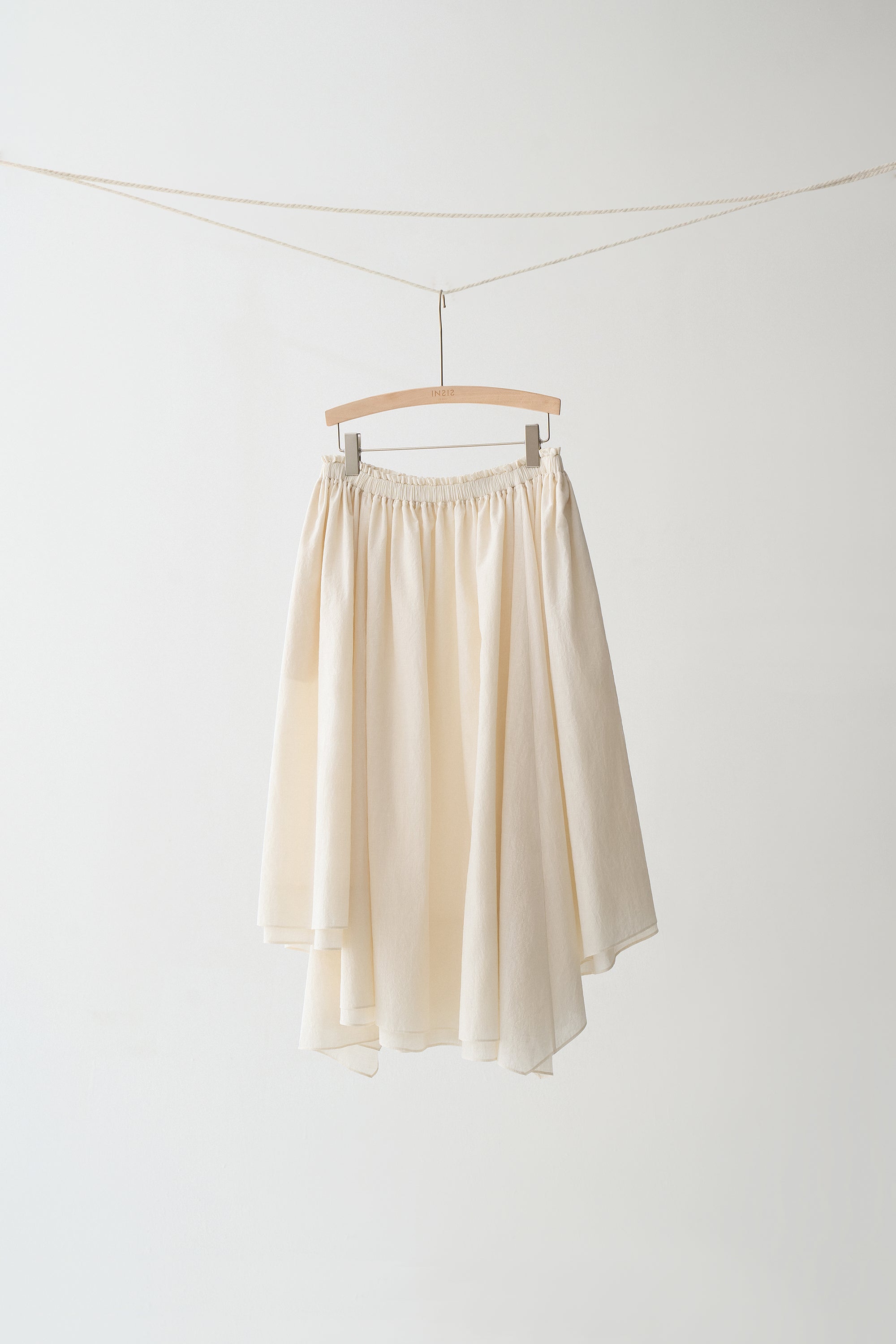 #color_cream white