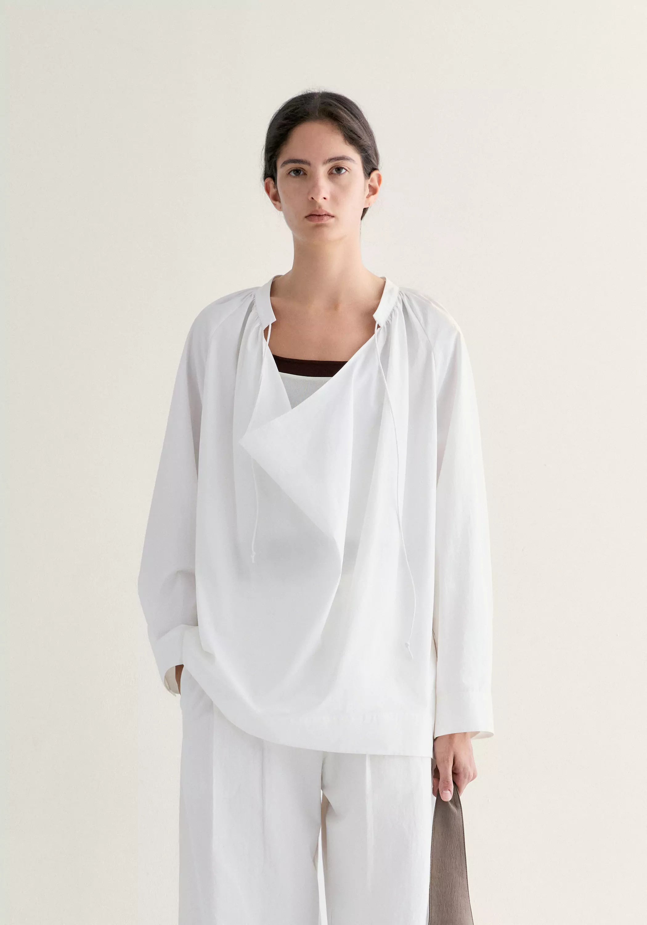 #color_off white