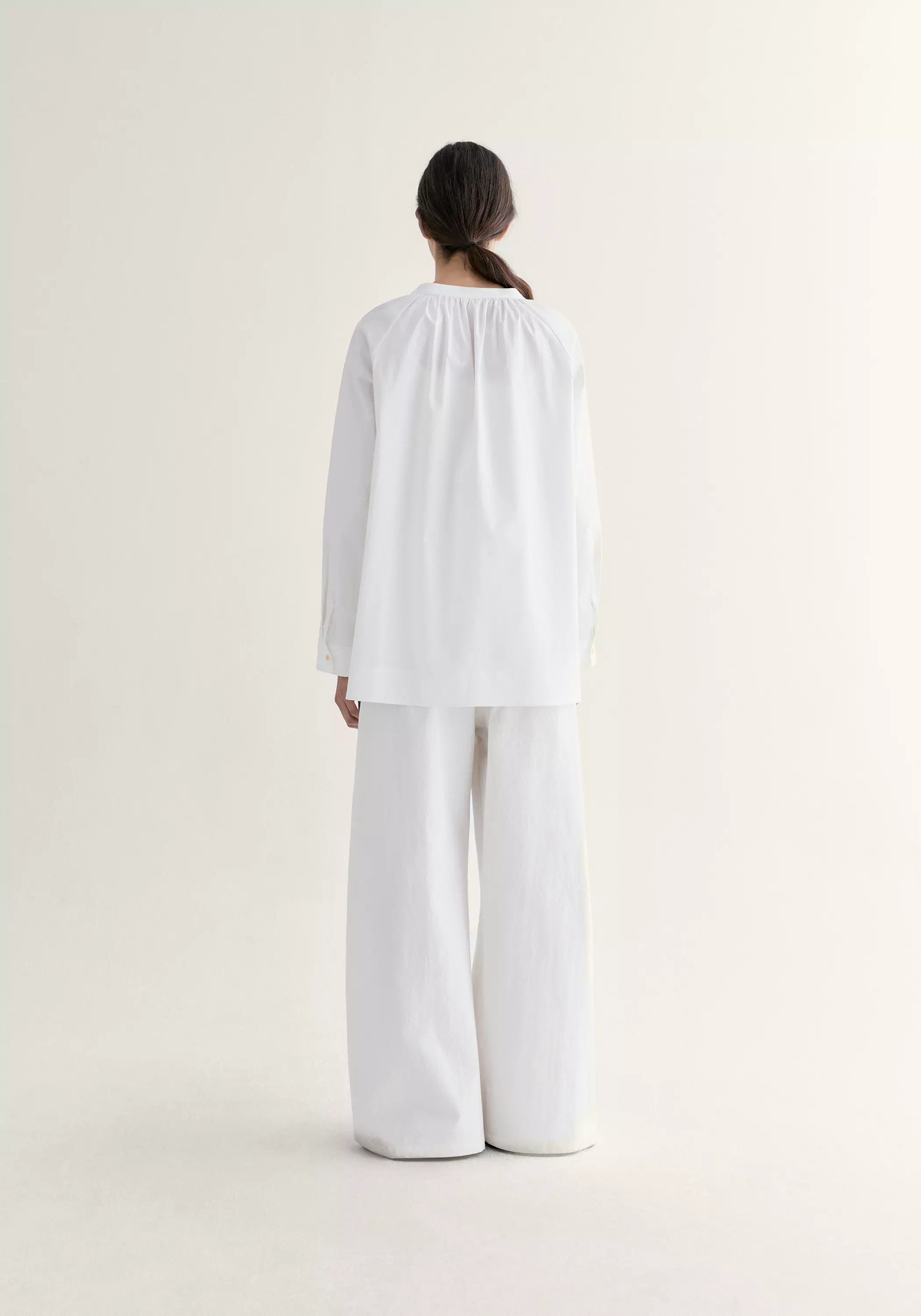#color_off white
