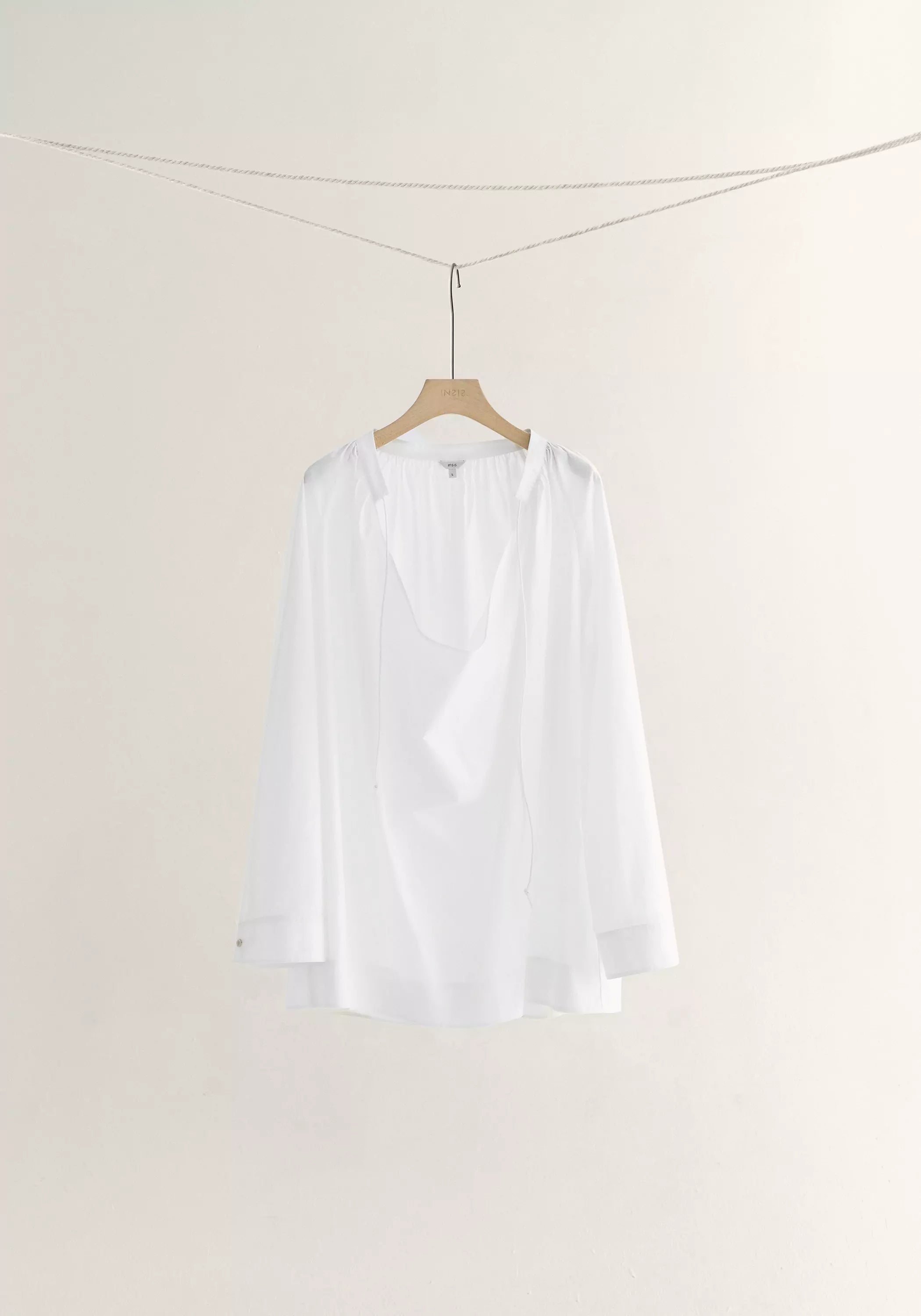 #color_off white