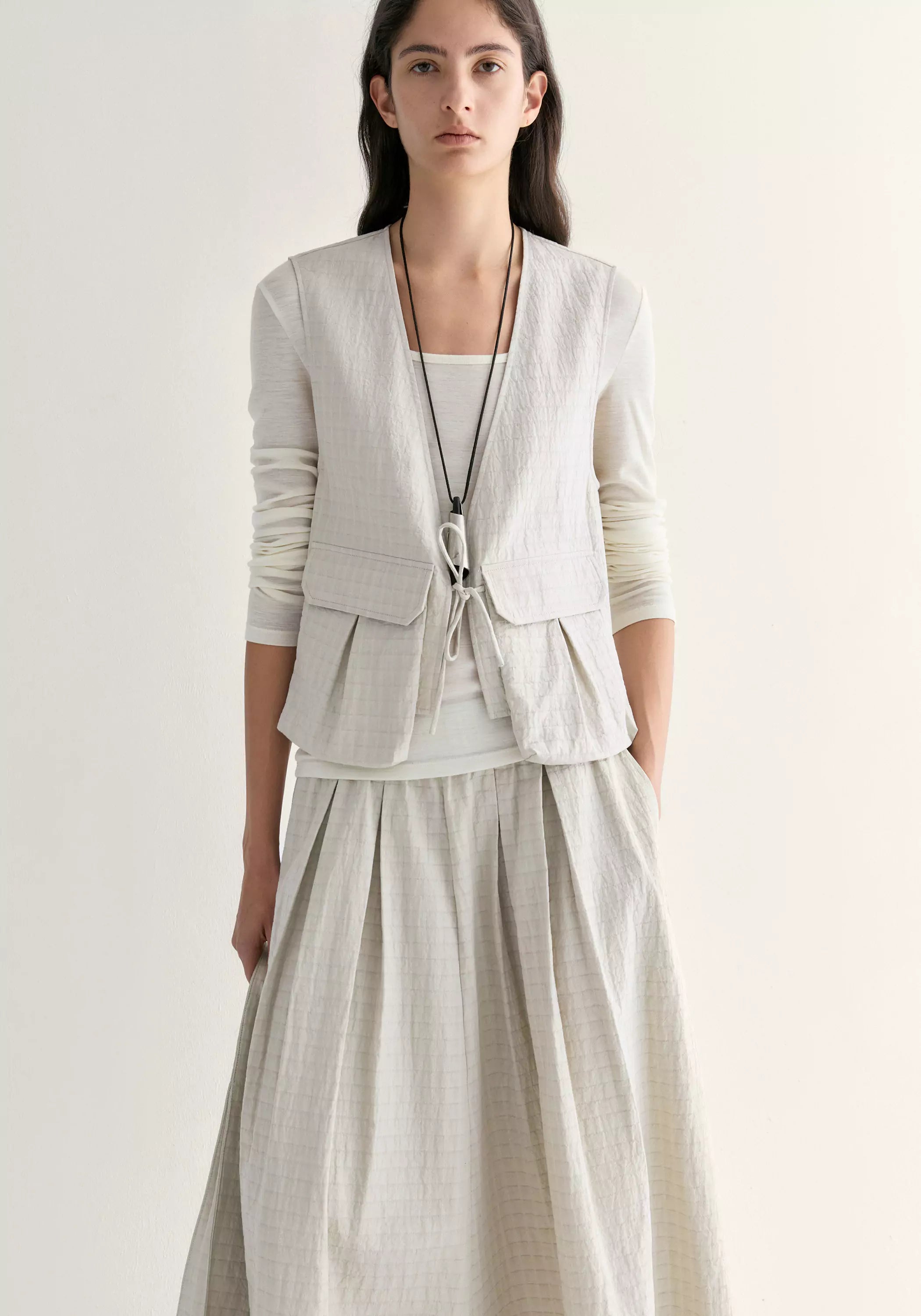 #color_off white