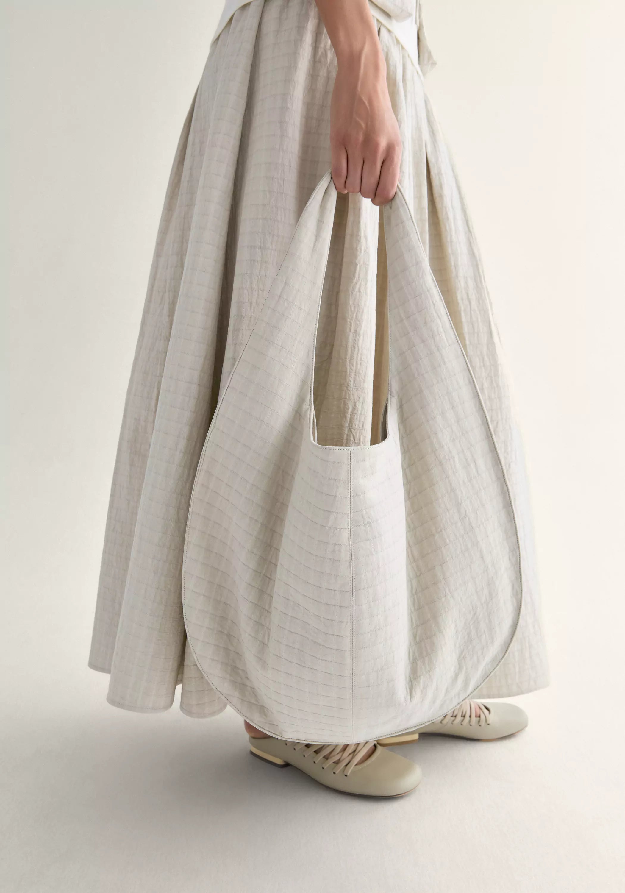#color_off white