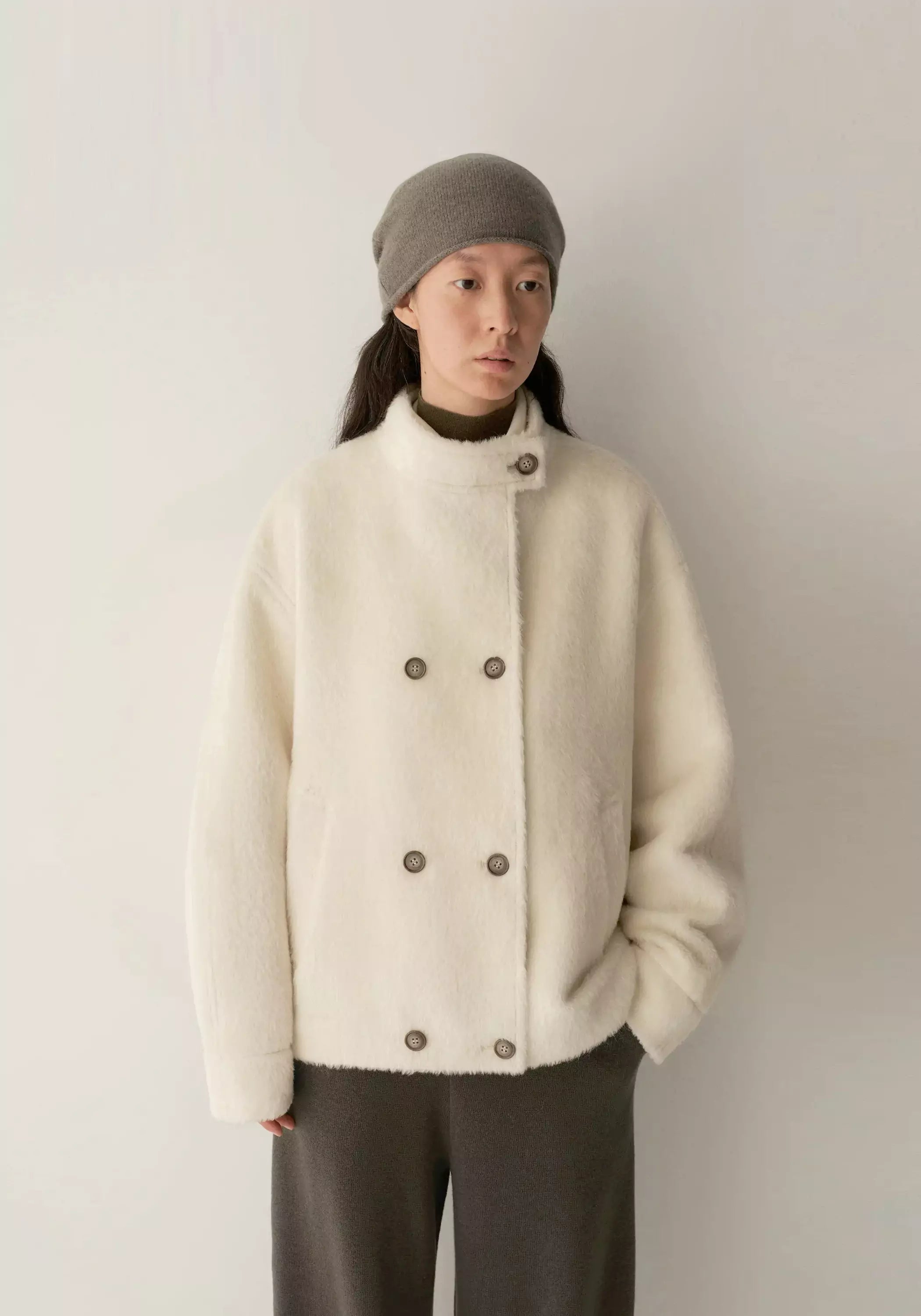 #color_off white