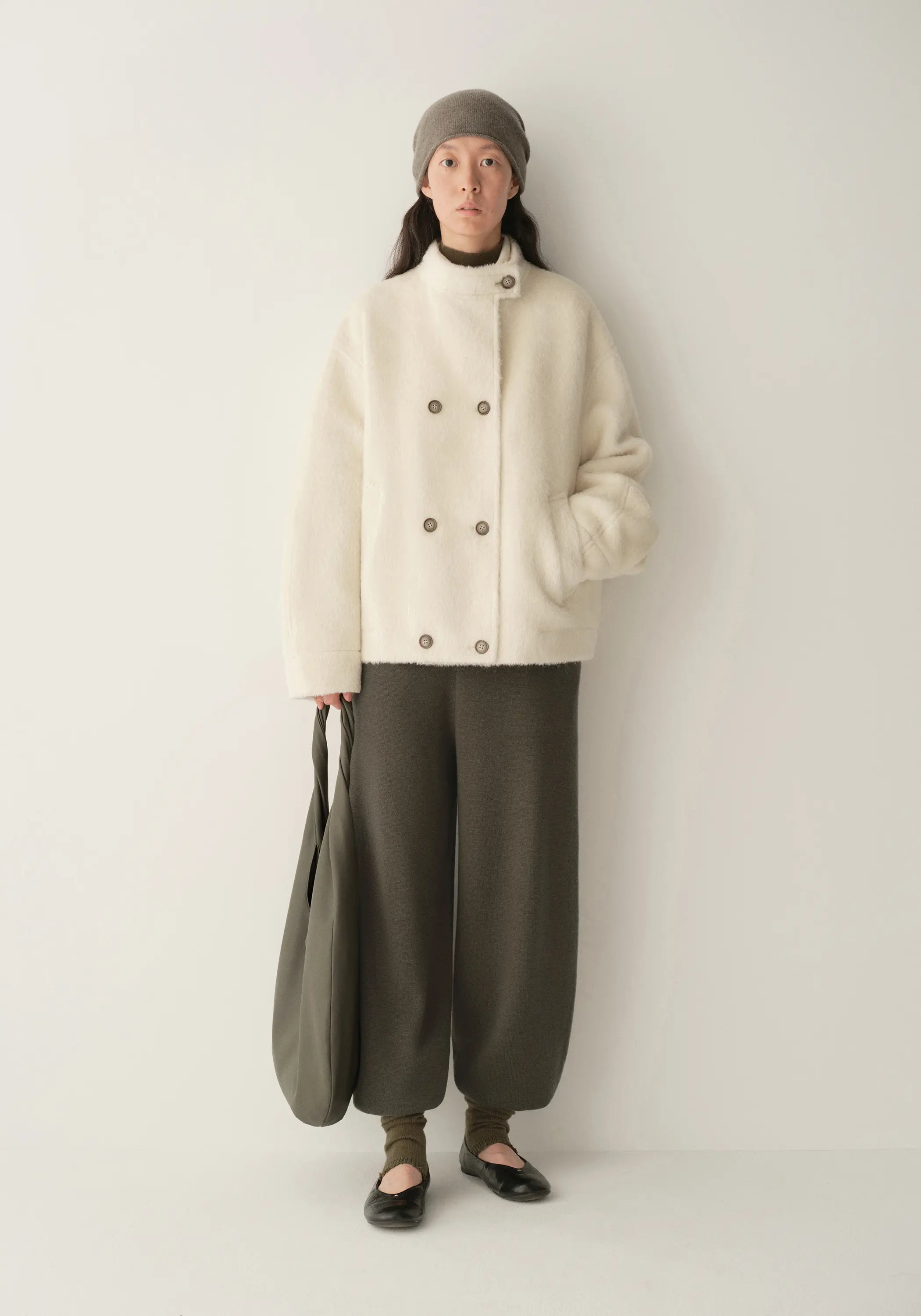 #color_off white
