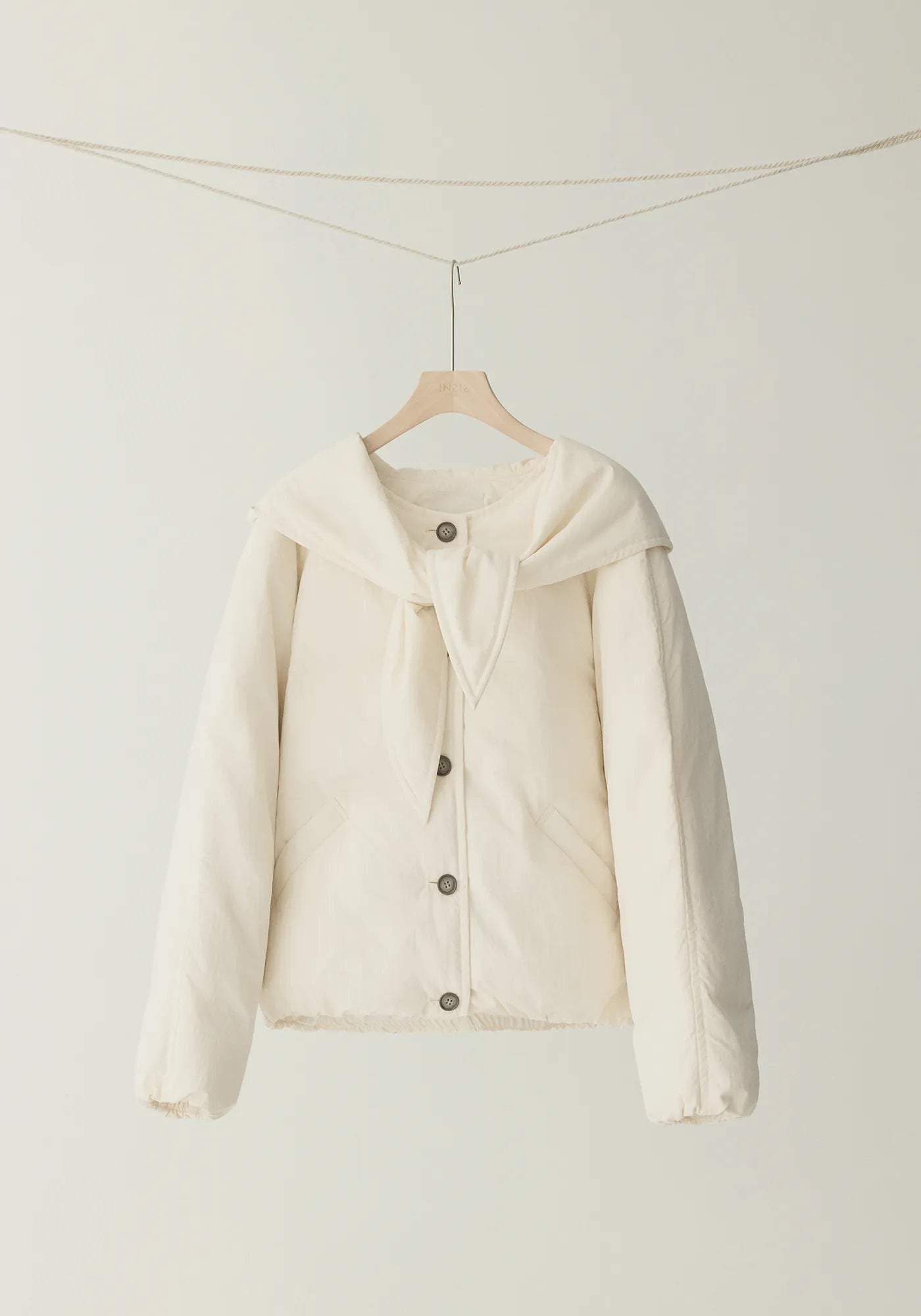 #color_cream white