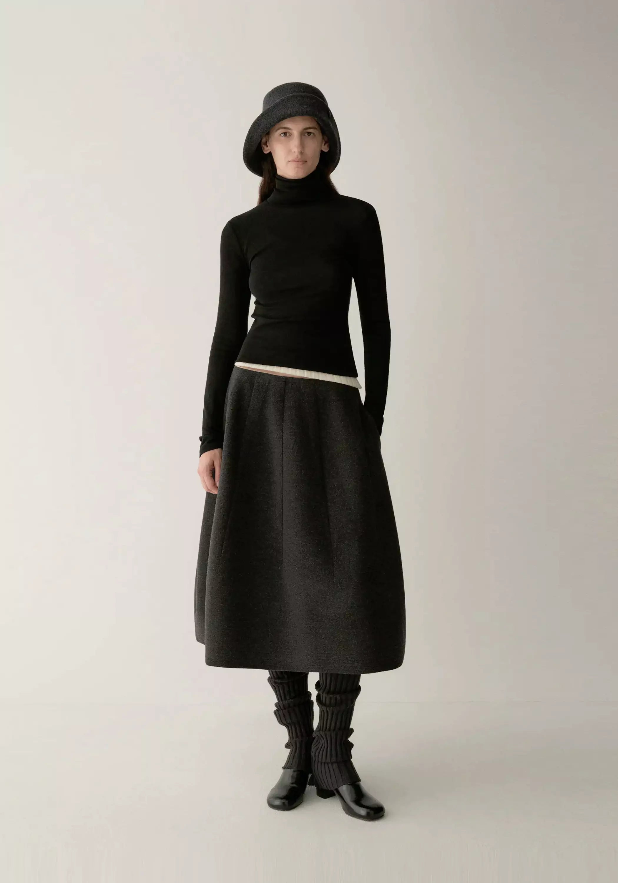 #color_black ash