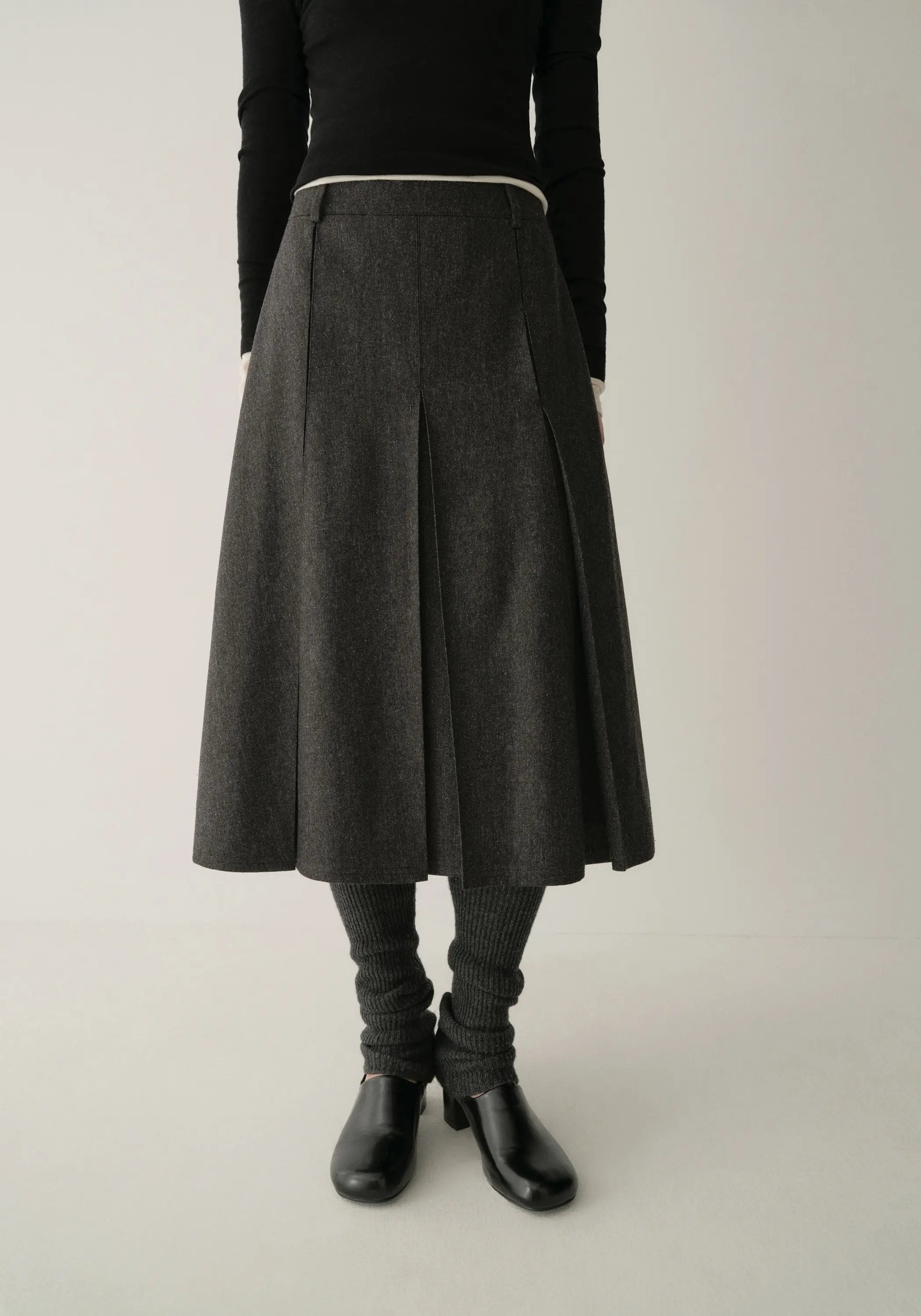 #color_black ash