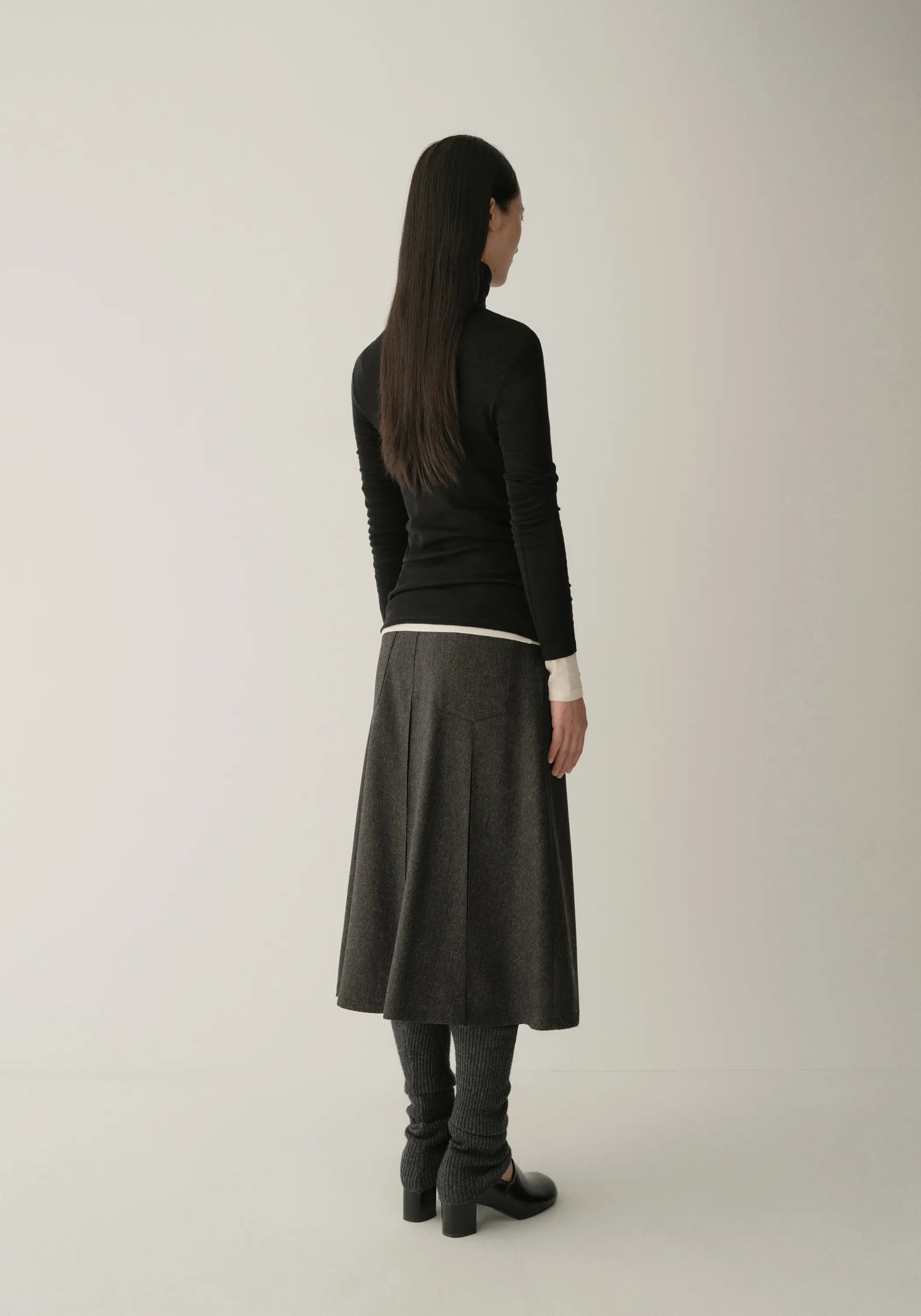#color_black ash