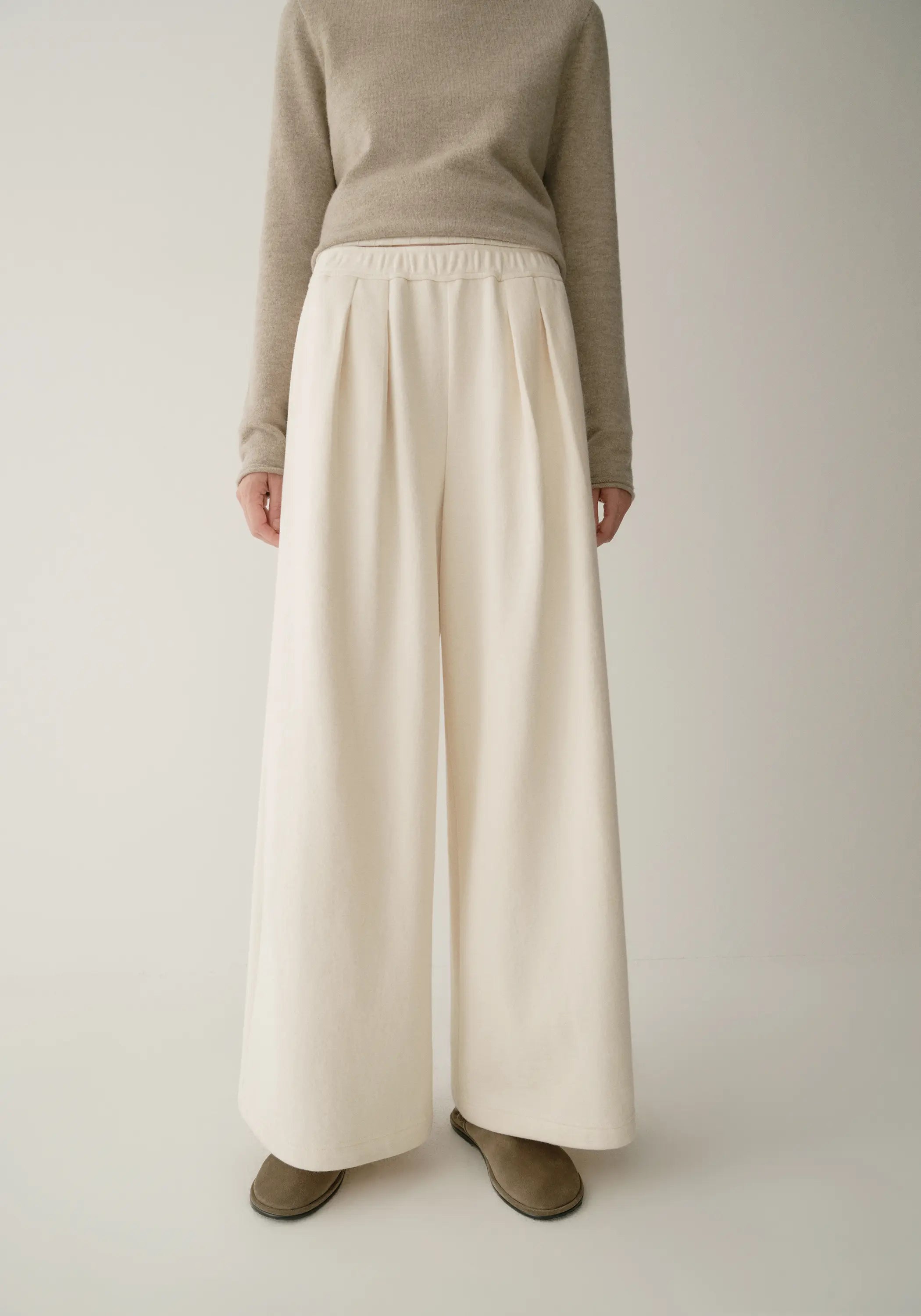 #color_off white