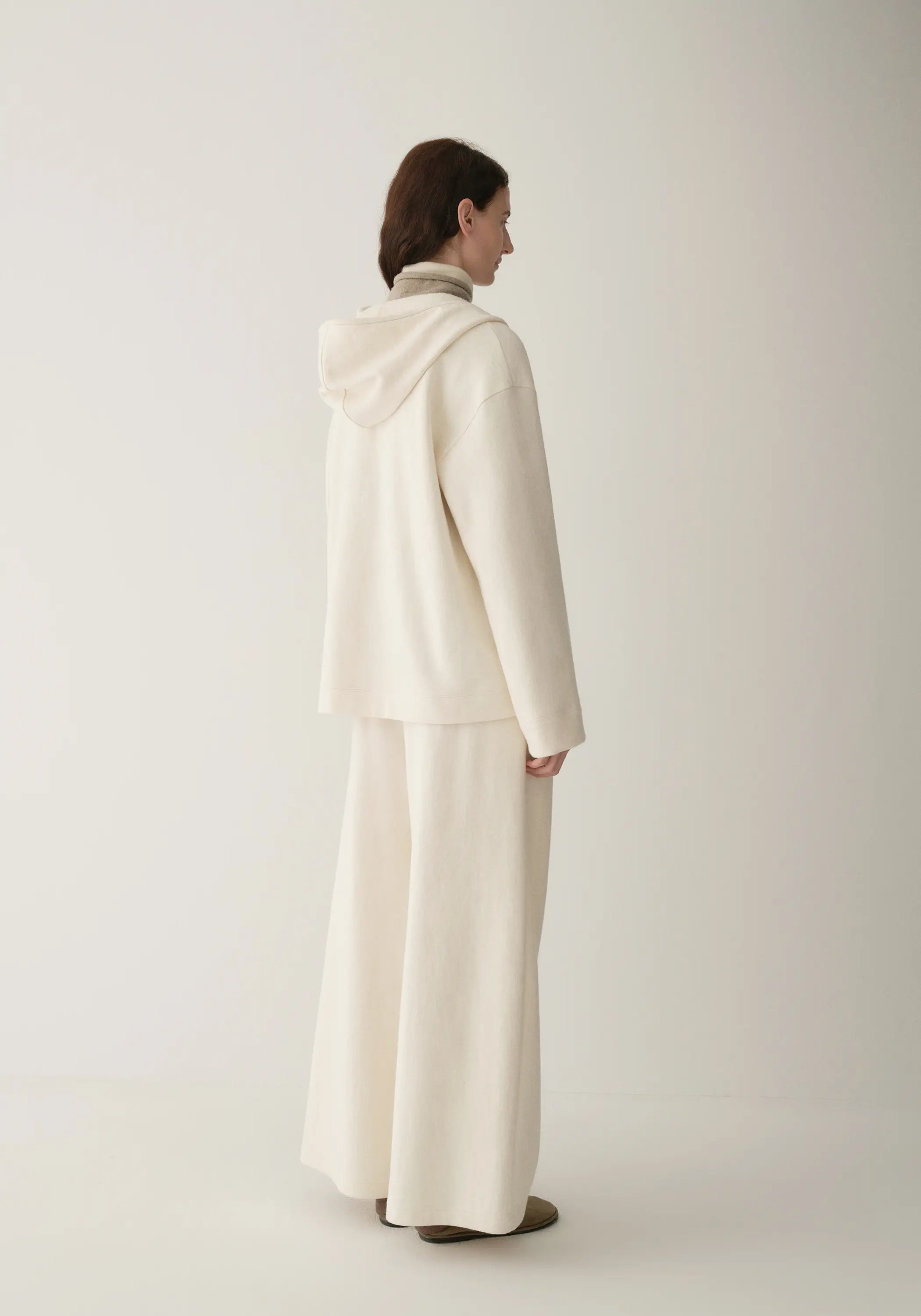 #color_off white