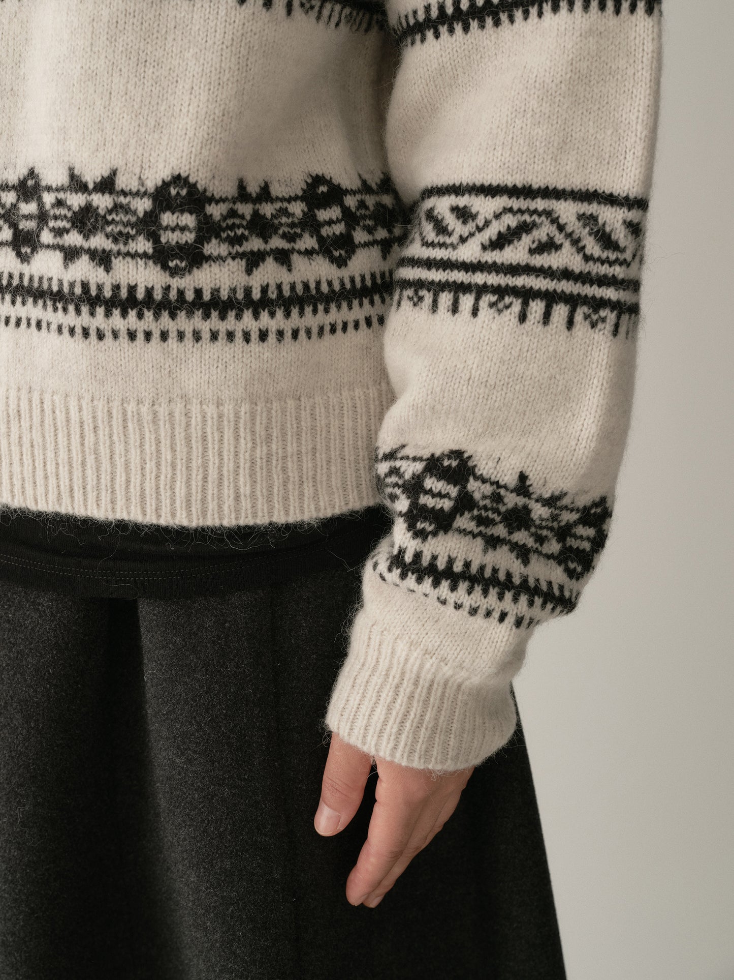 #color_off white