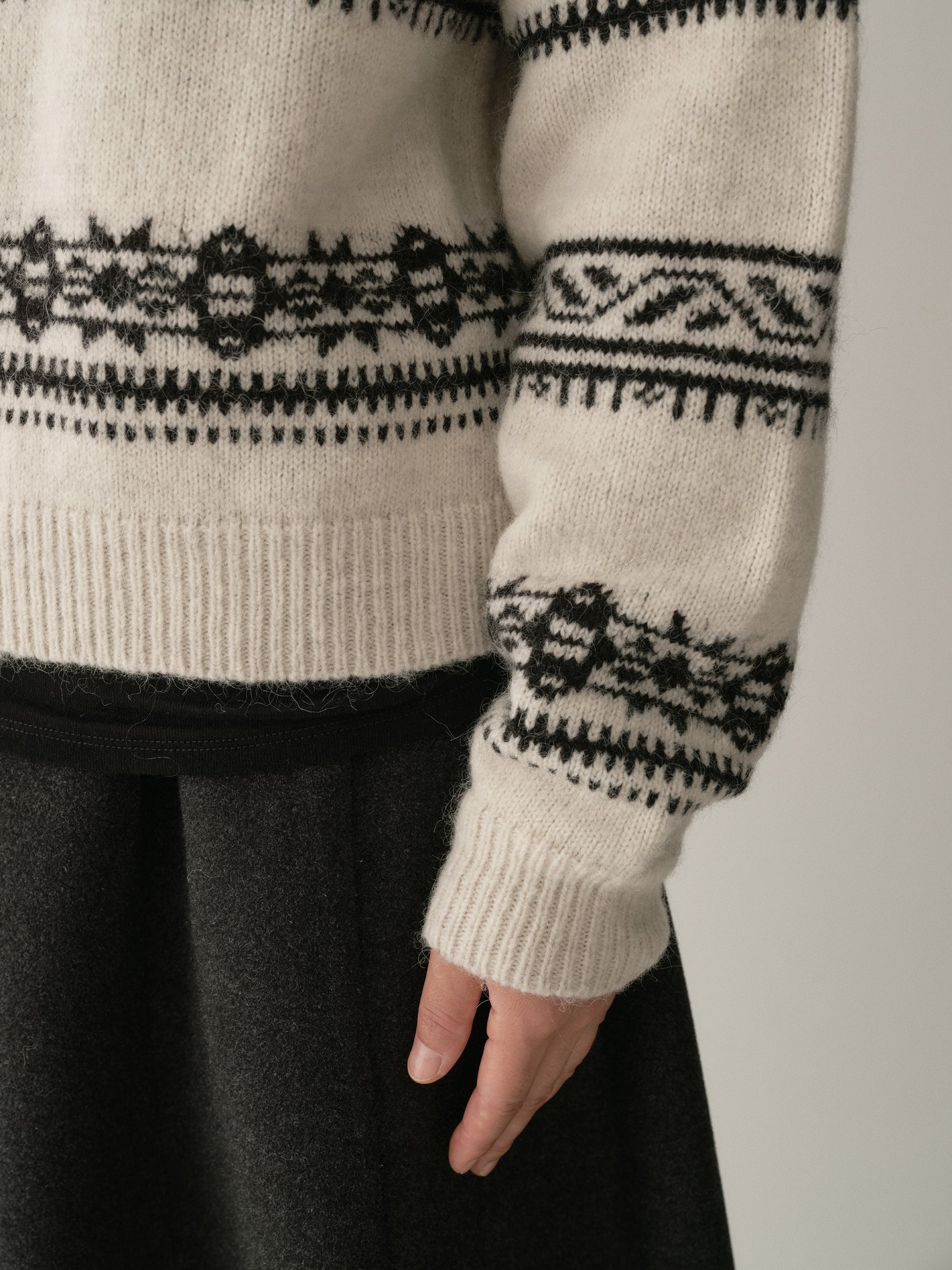 #color_off white