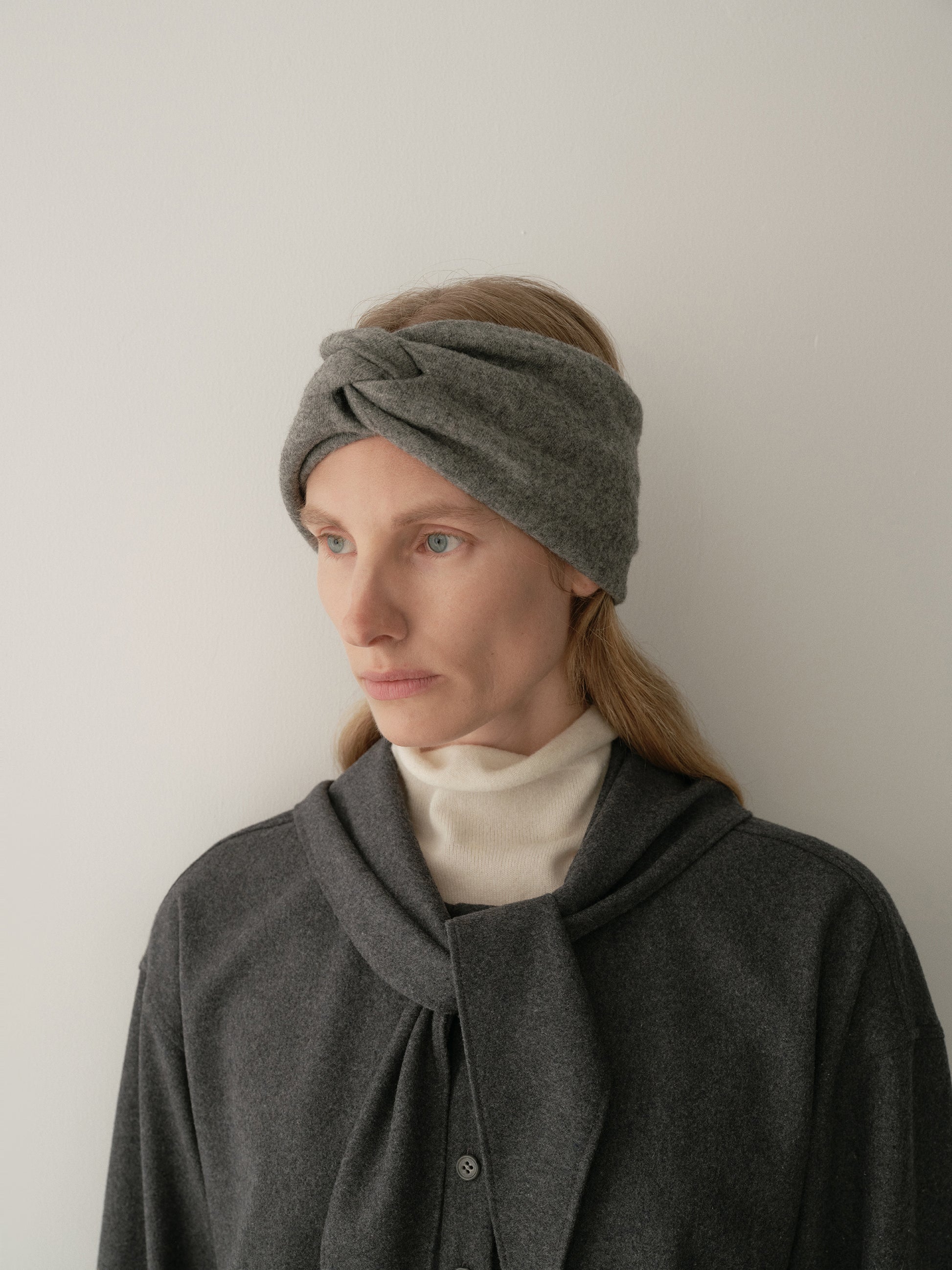 #color_mid gray