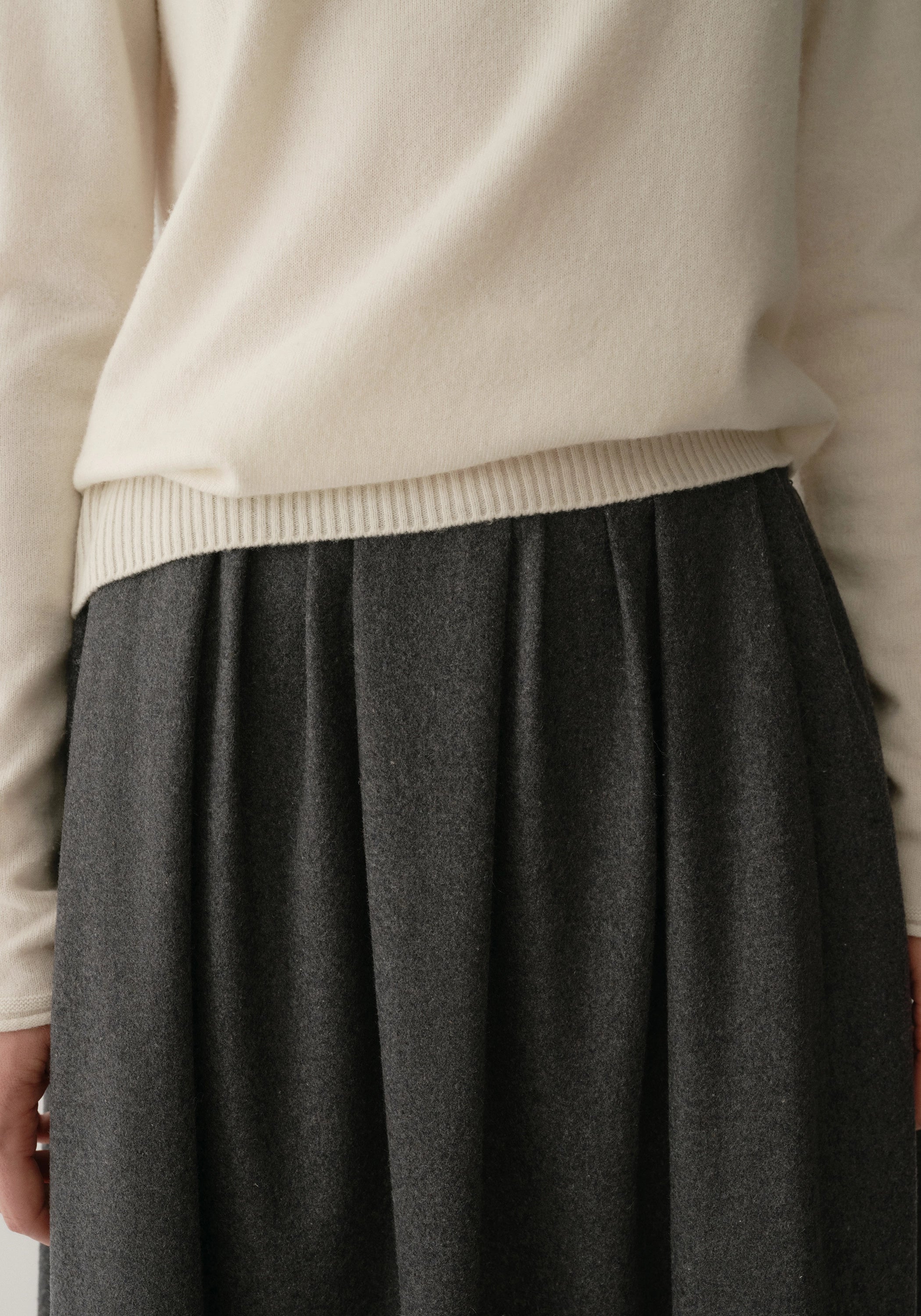 #color_black ash