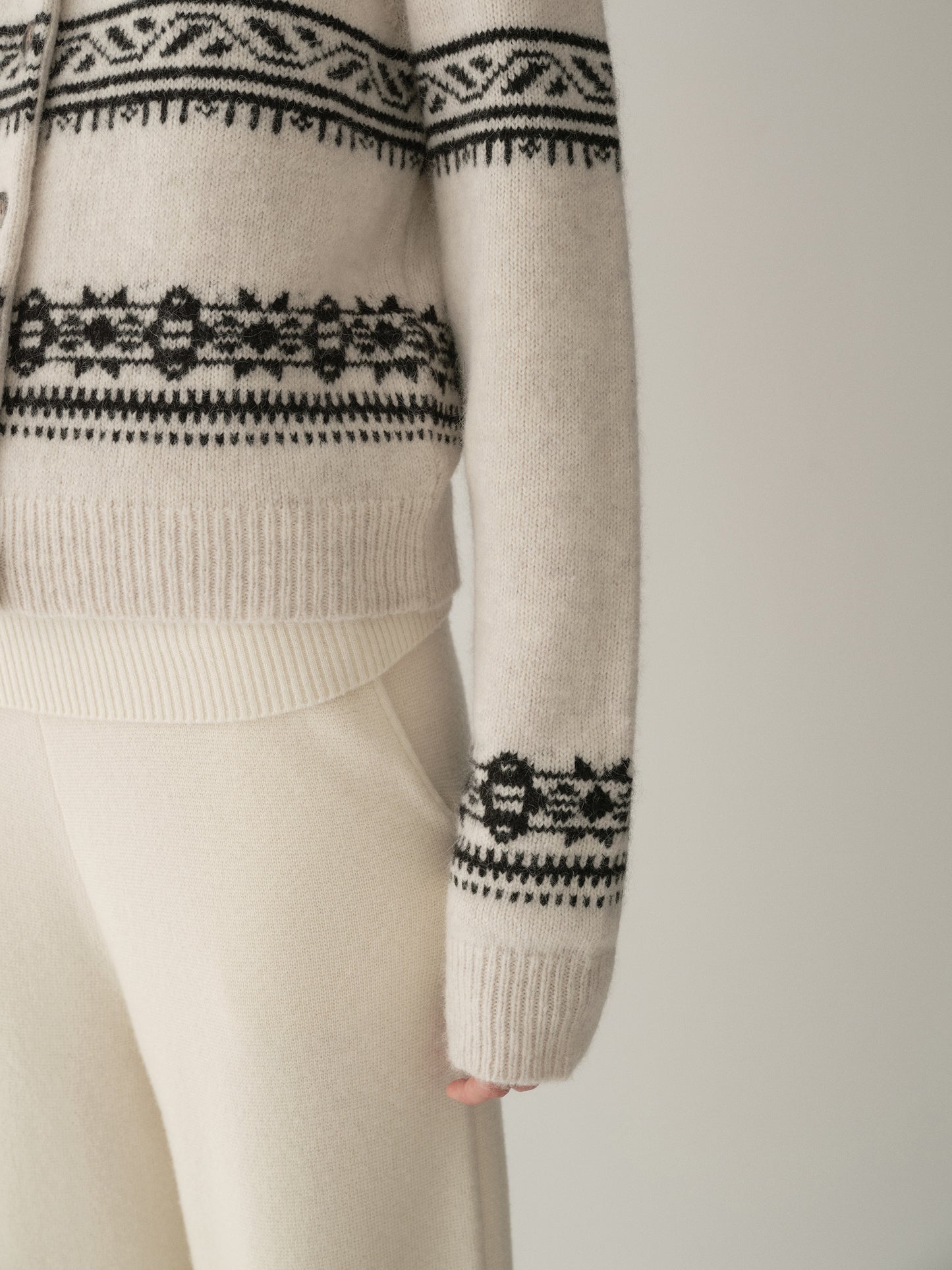 #color_off white