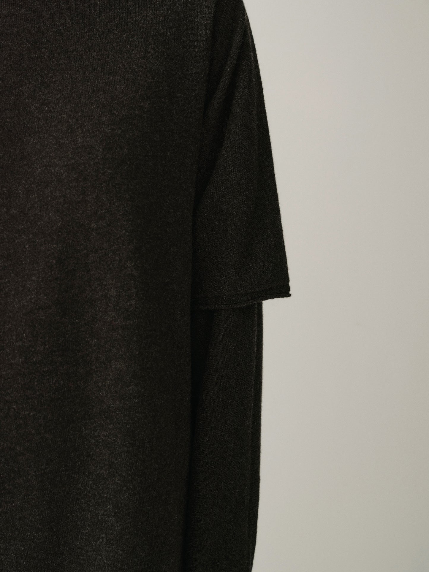 #color_black ash