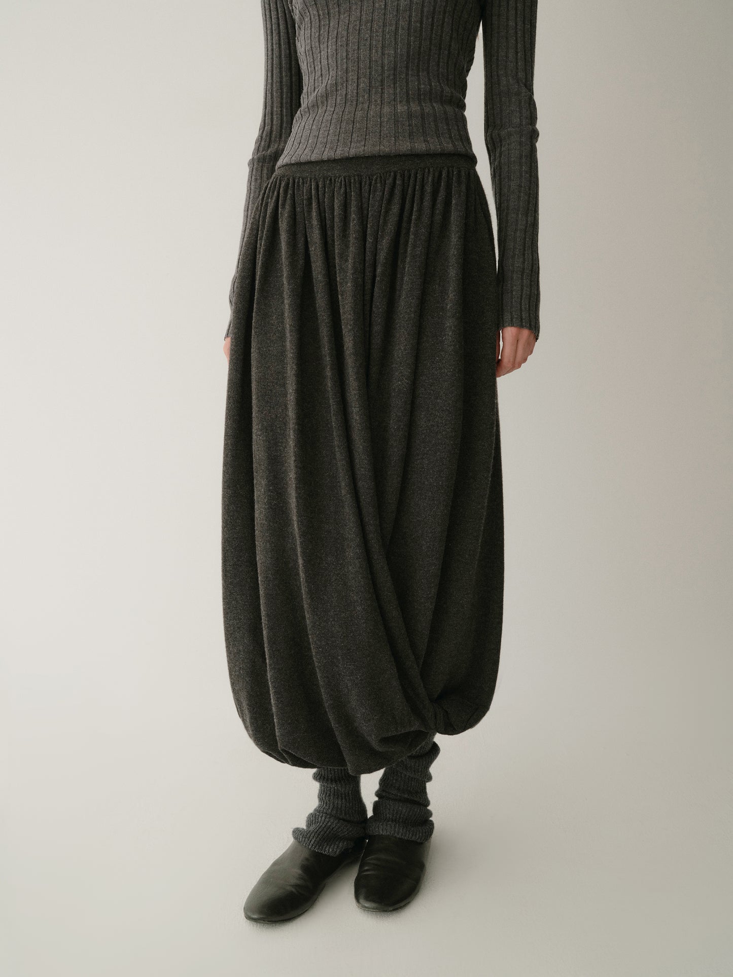 #color_black ash