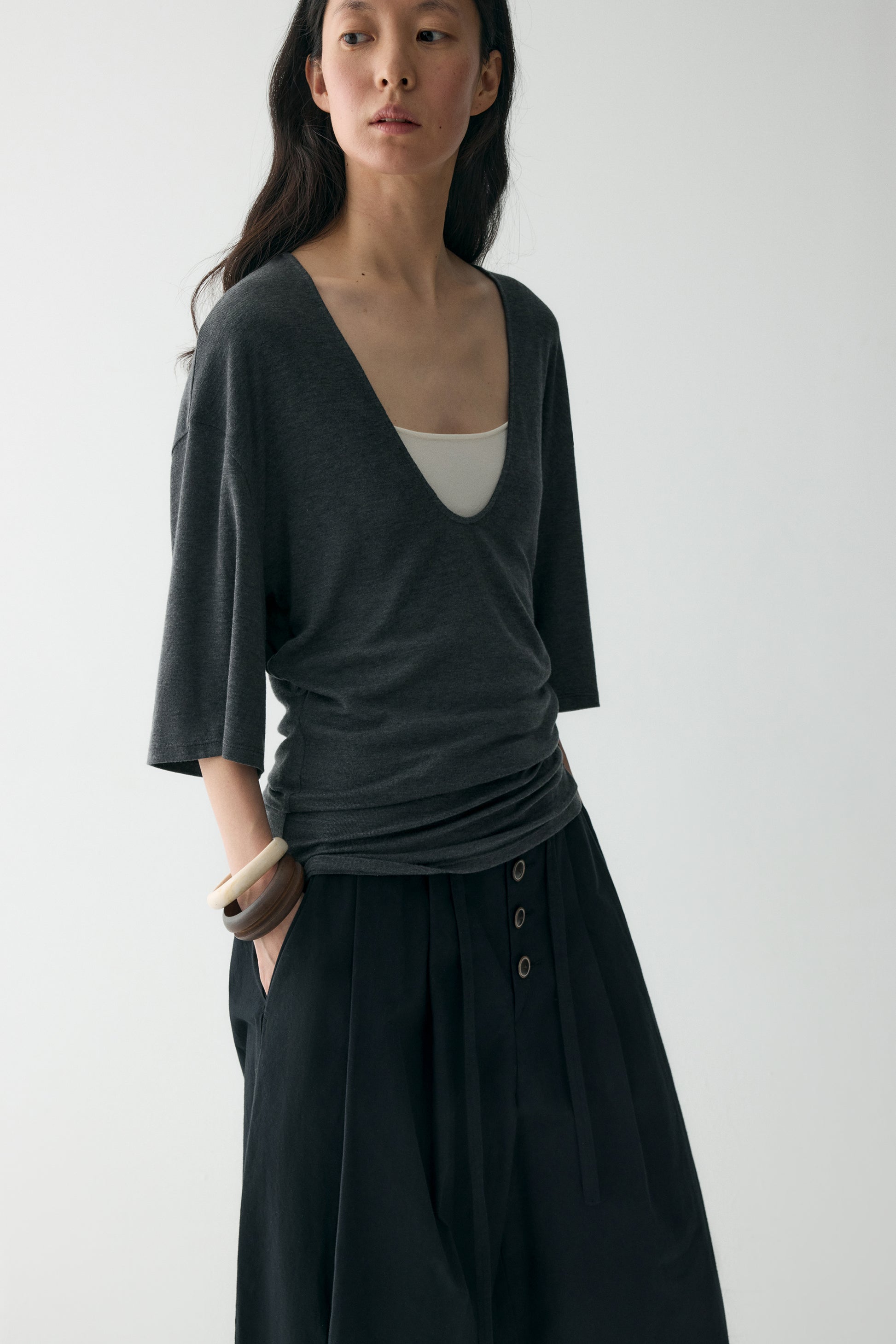 #color_black ash
