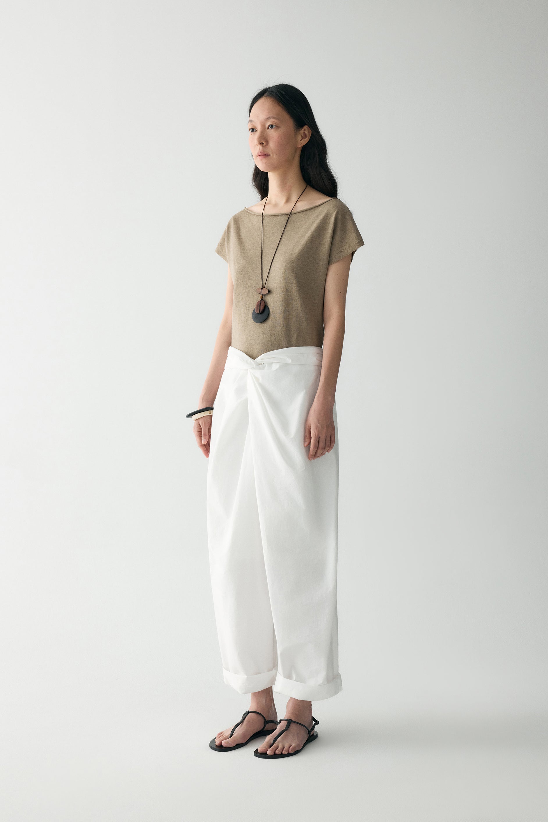 #color_off white