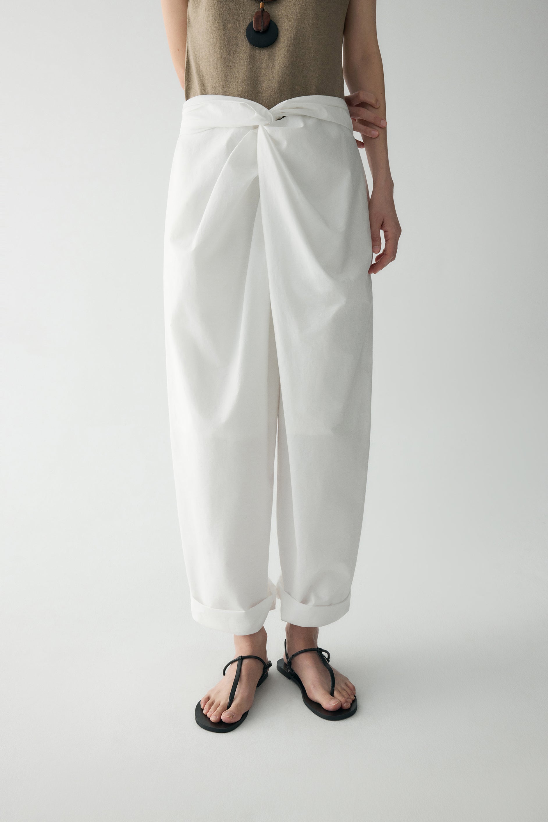 #color_off white