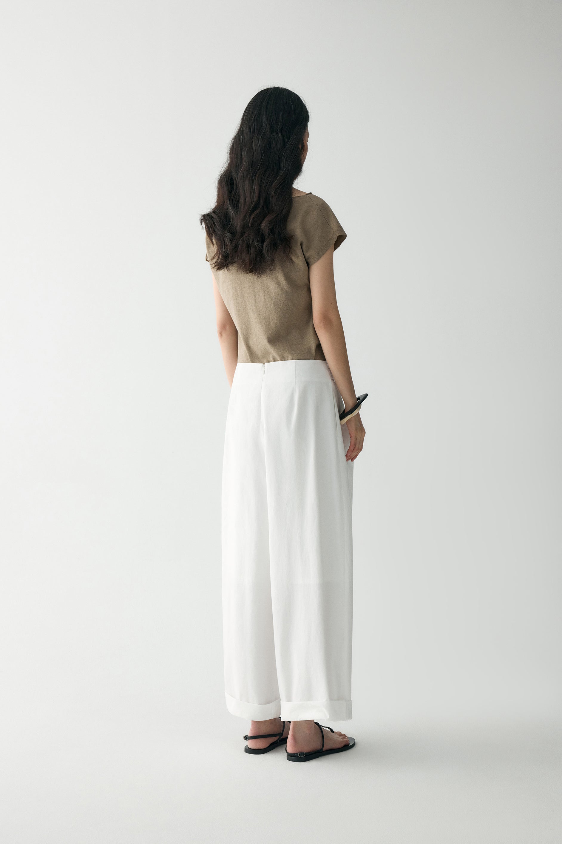#color_off white