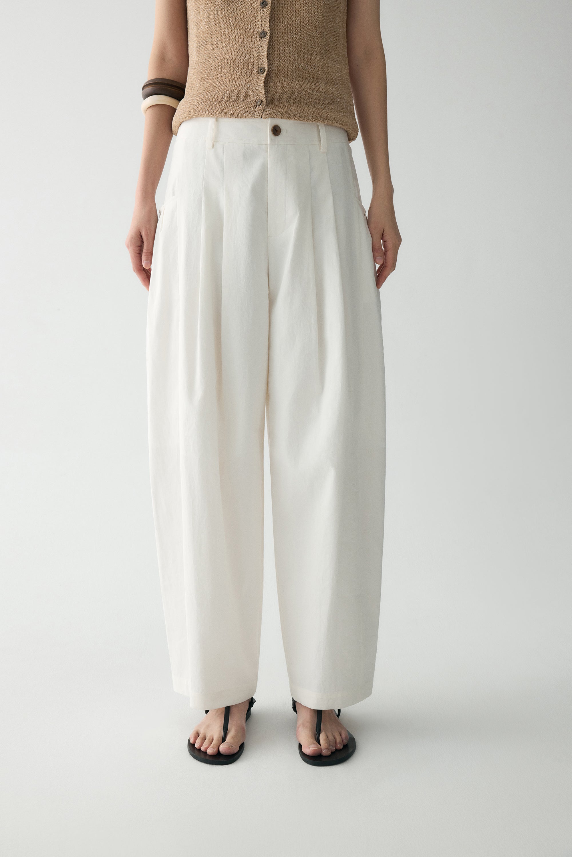 #color_off white