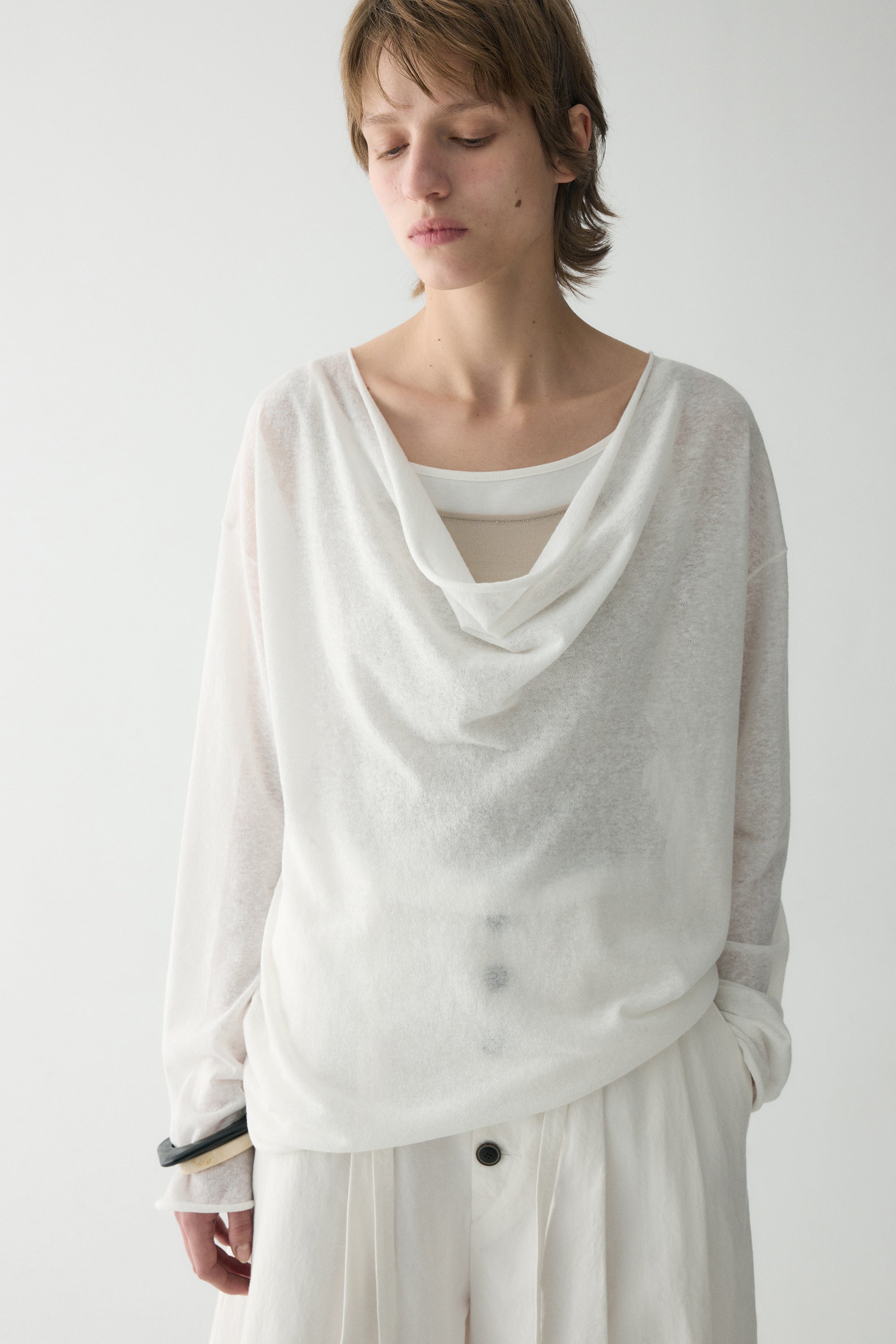 #color_off white