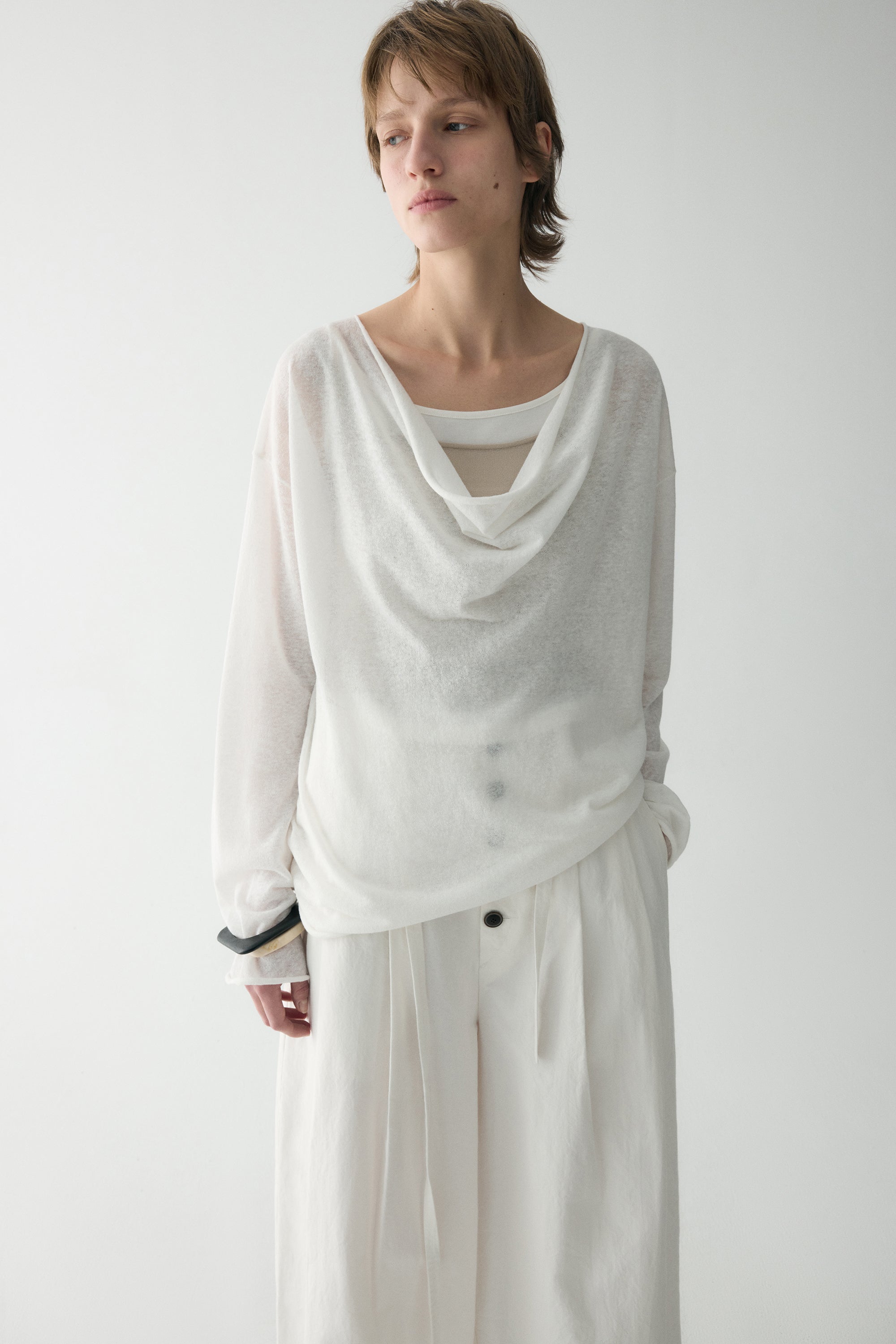 #color_off white