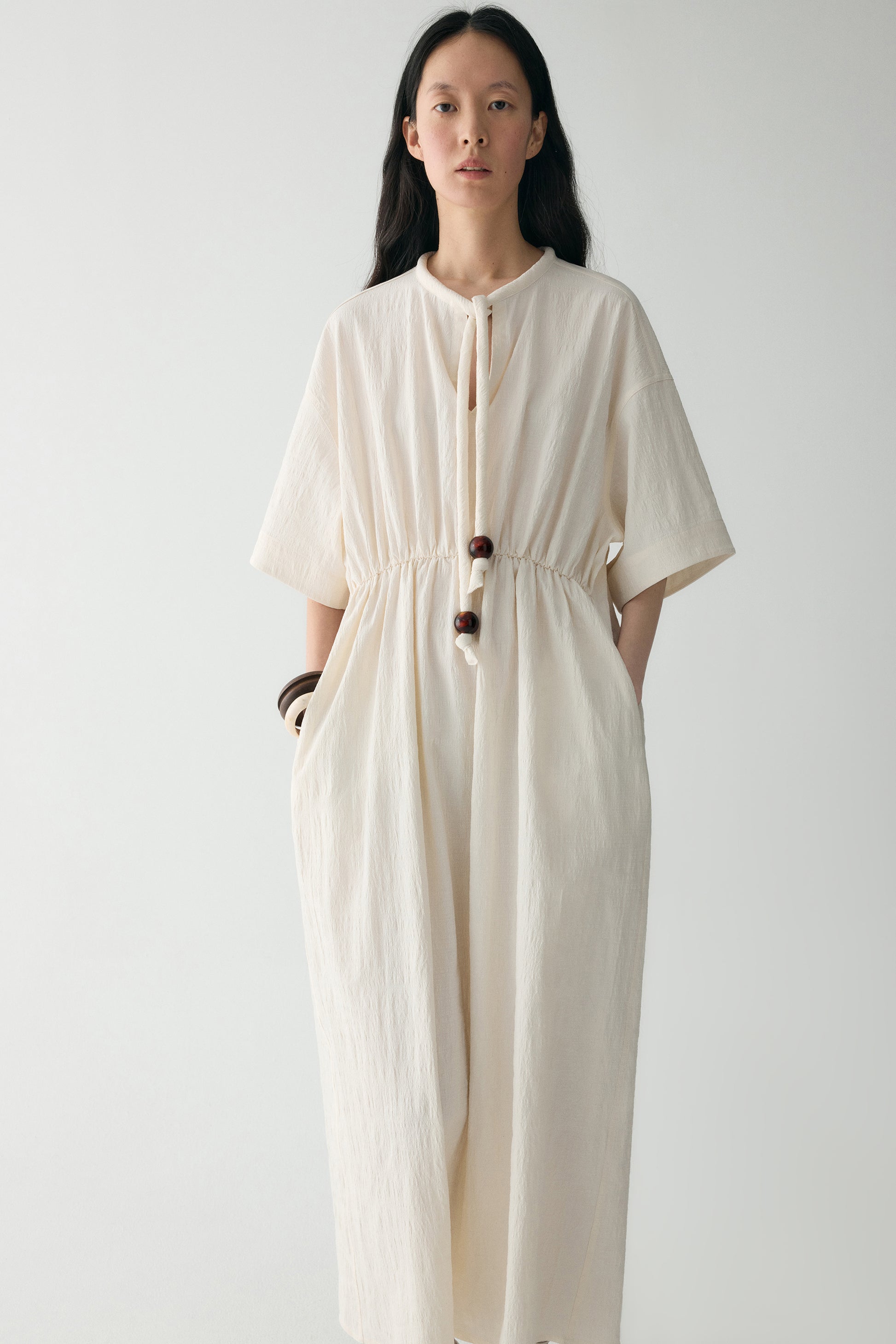 #color_cream white