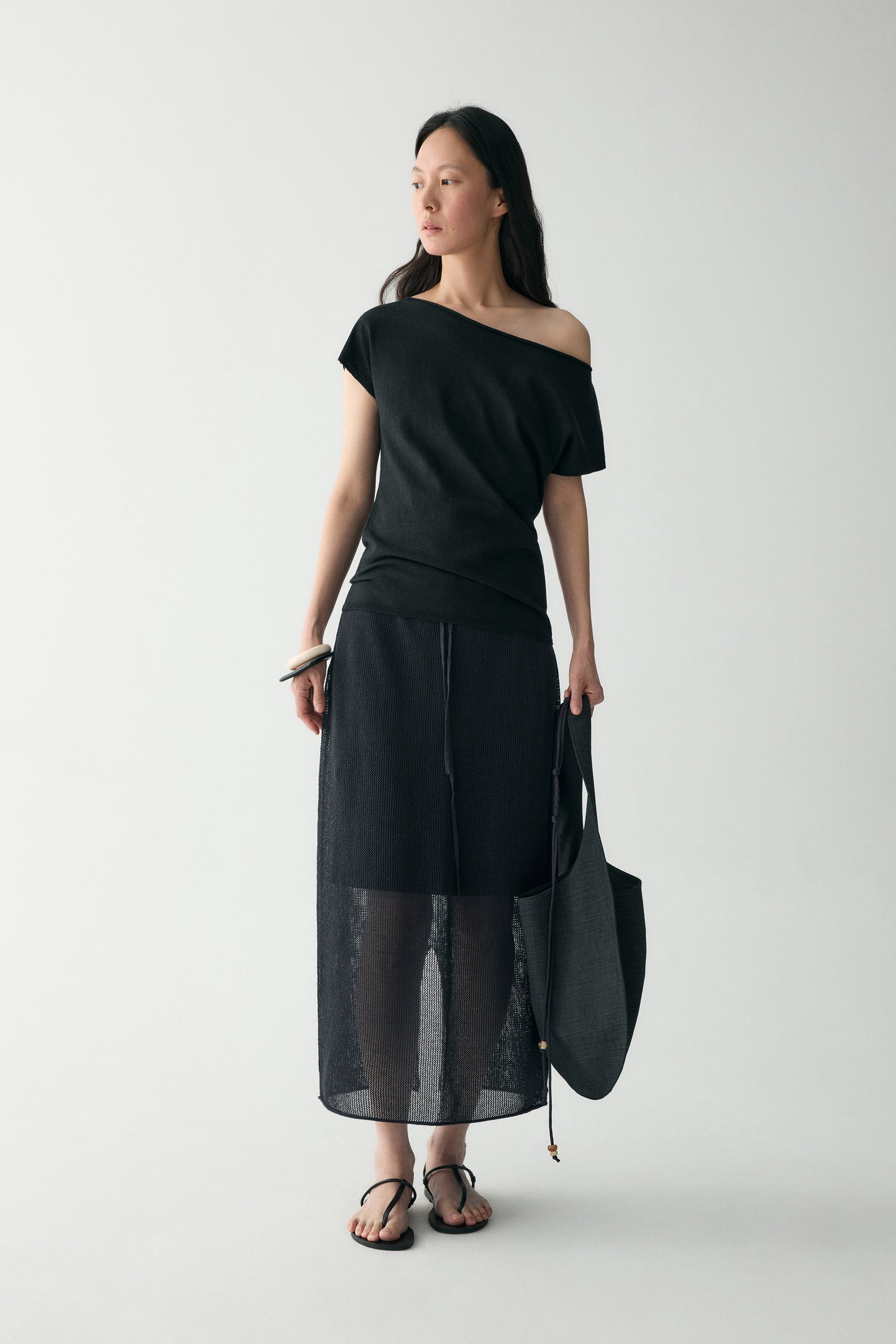 #color_black ash