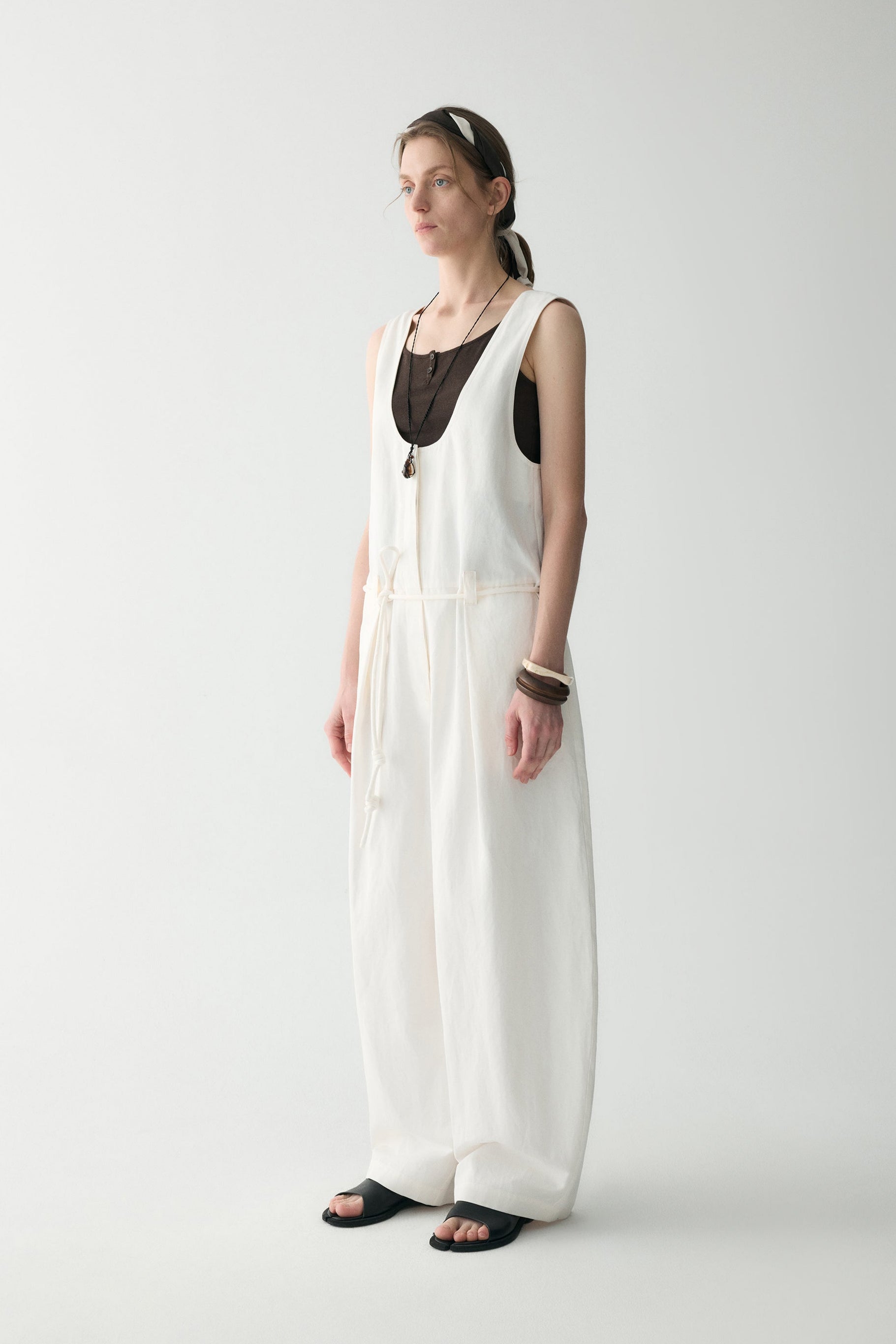 #color_cream white