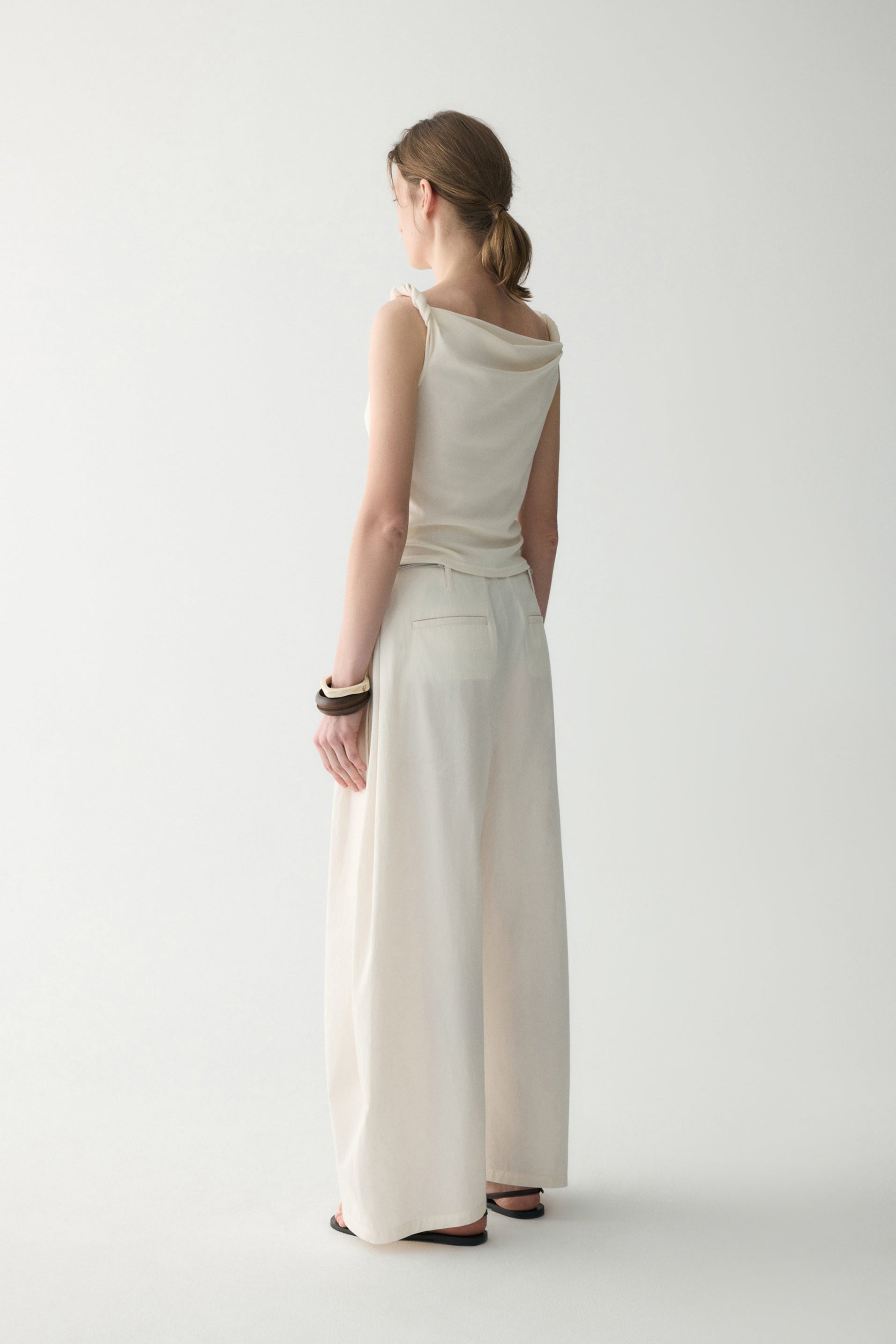 #color_cream white