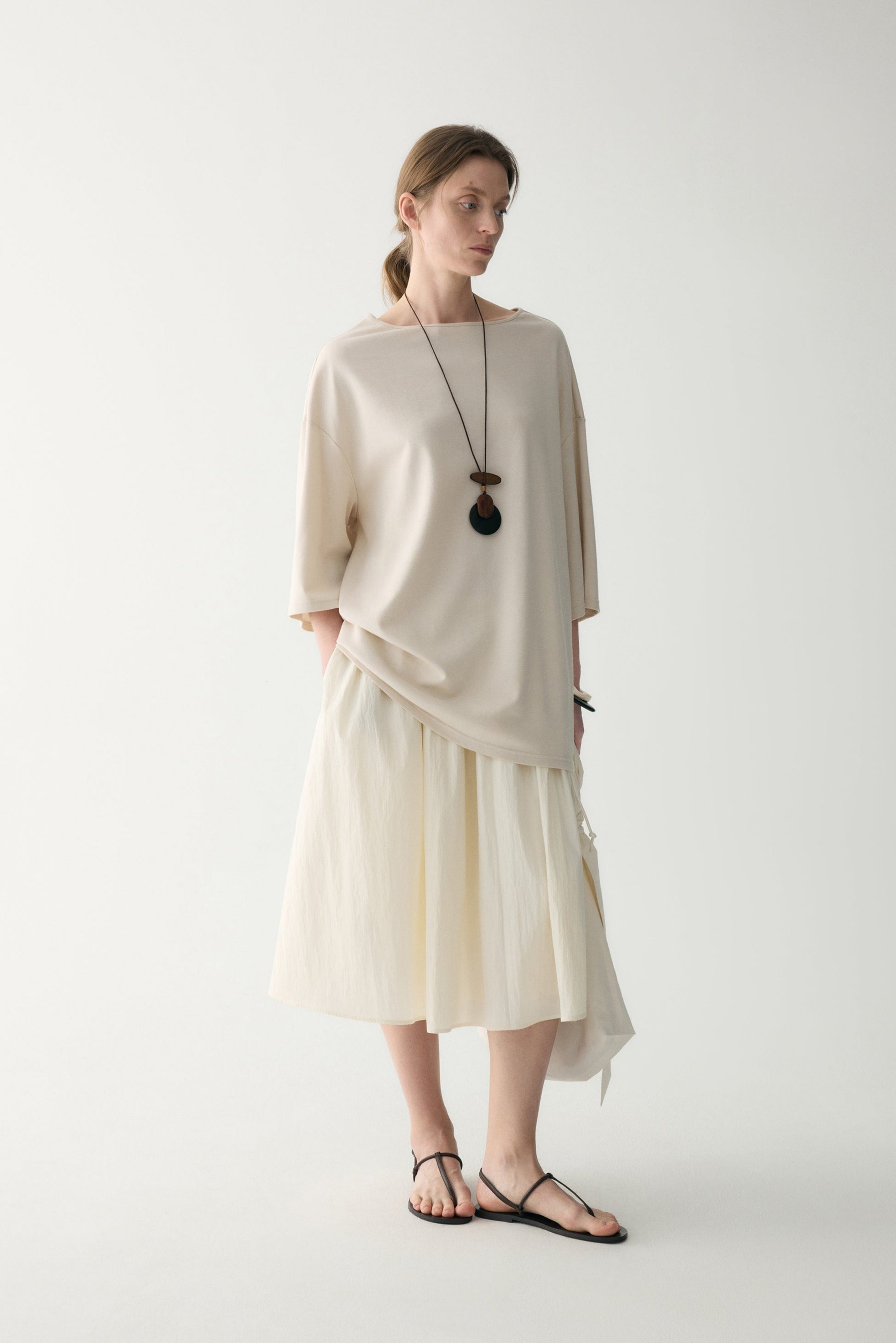 #color_cream white