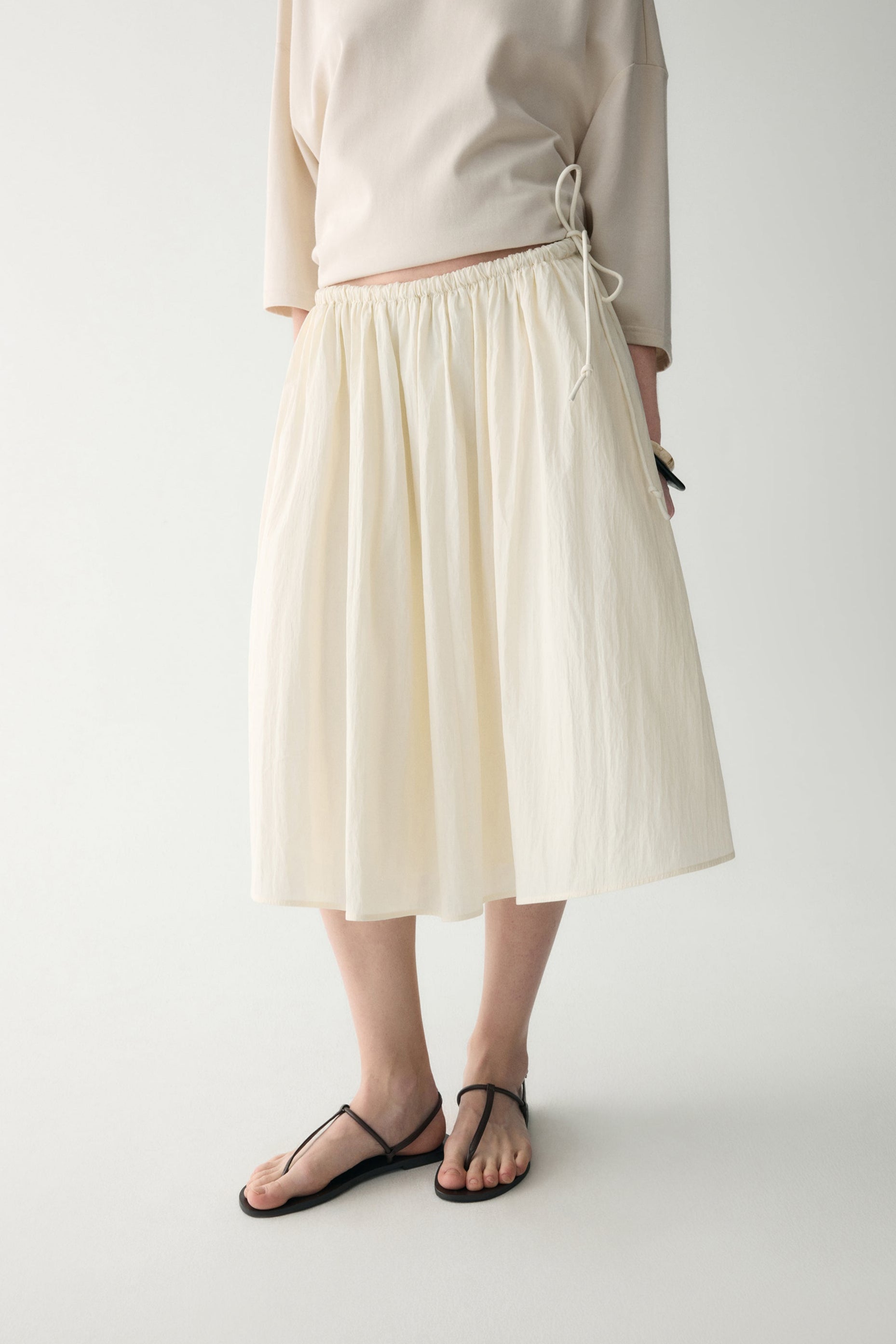 #color_cream white