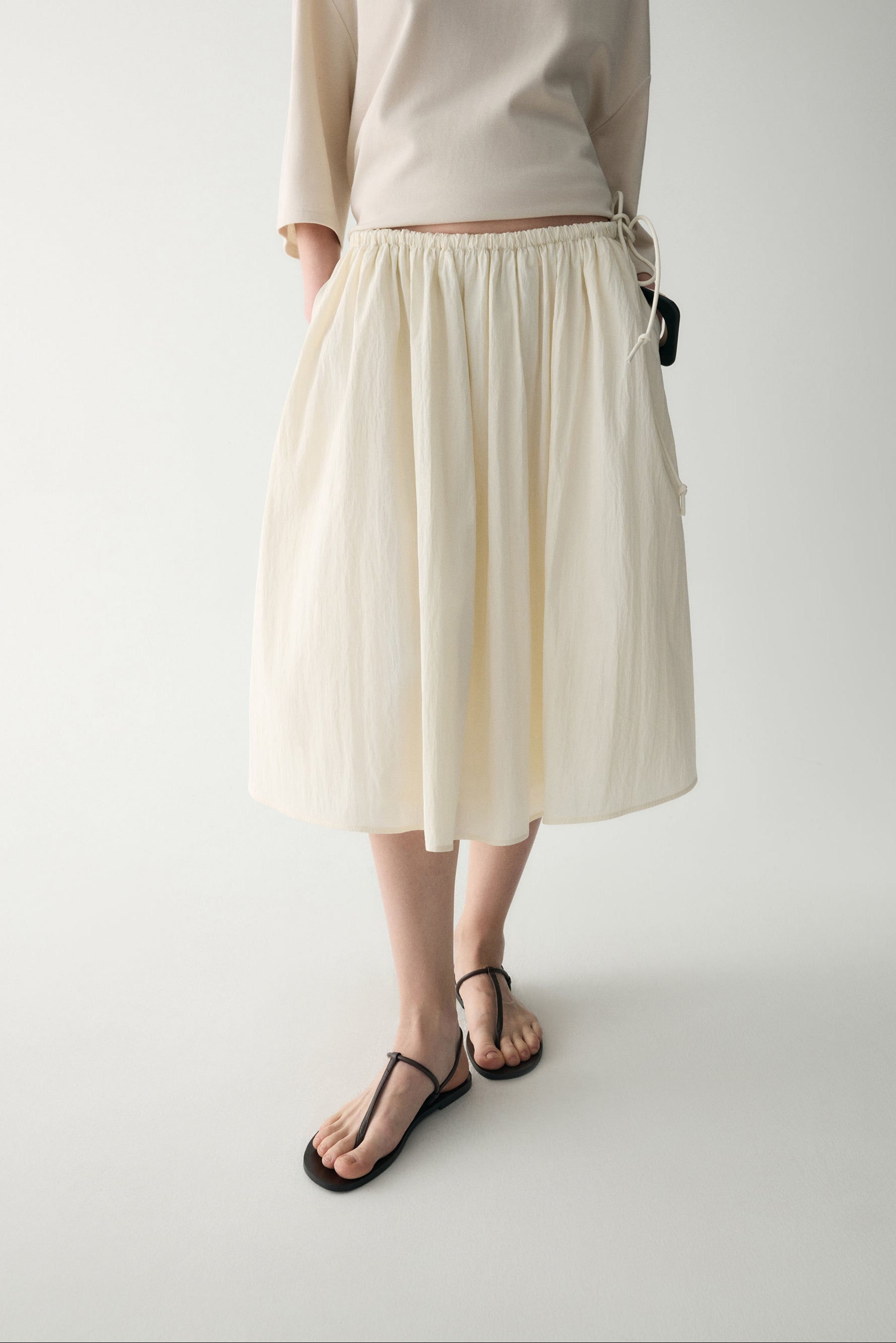 #color_cream white