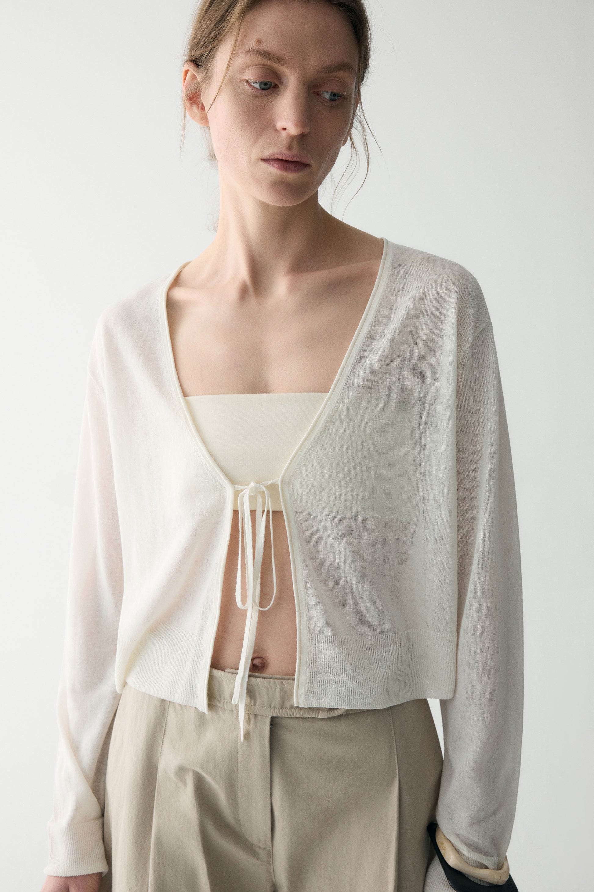 #color_off white