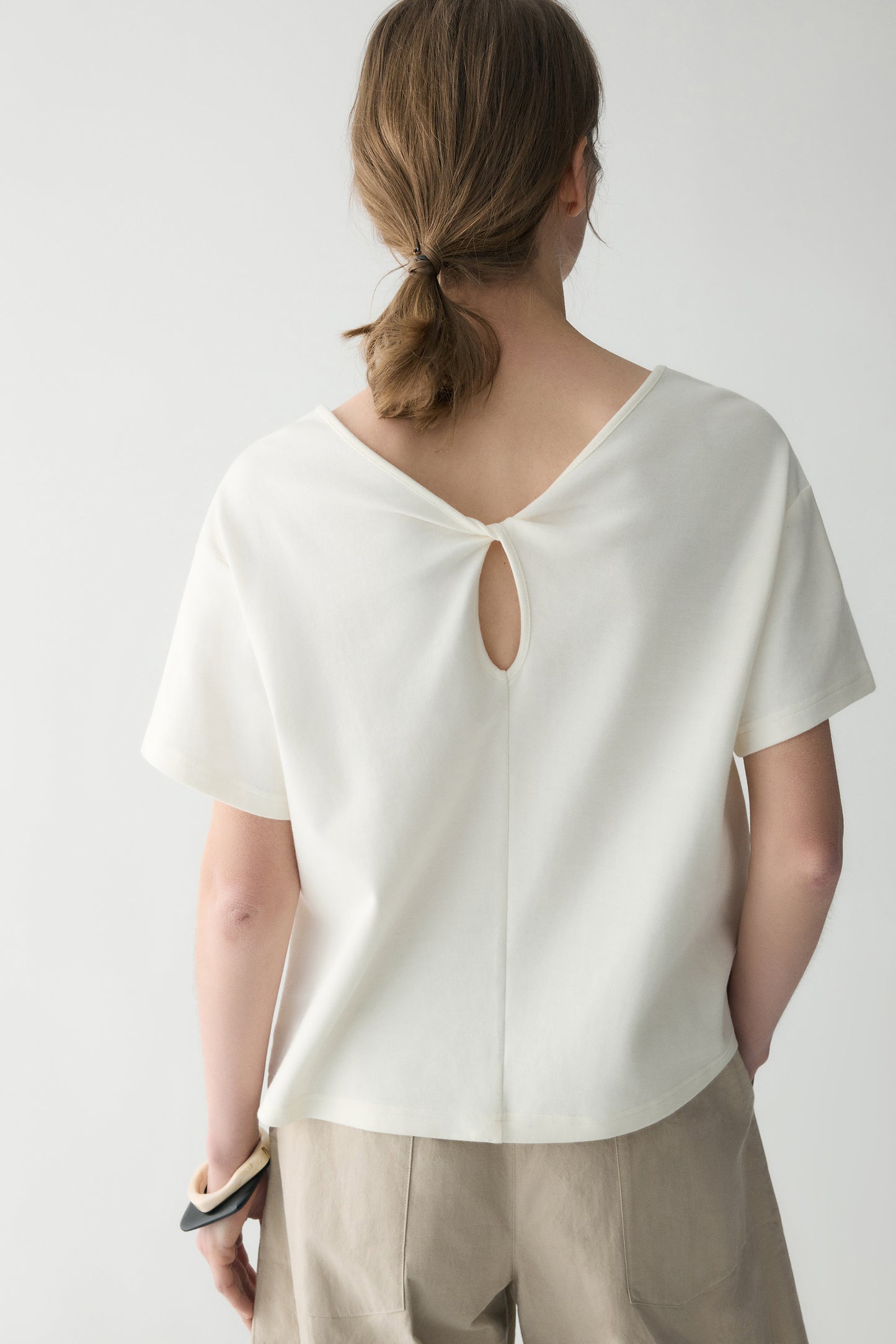 #color_off white