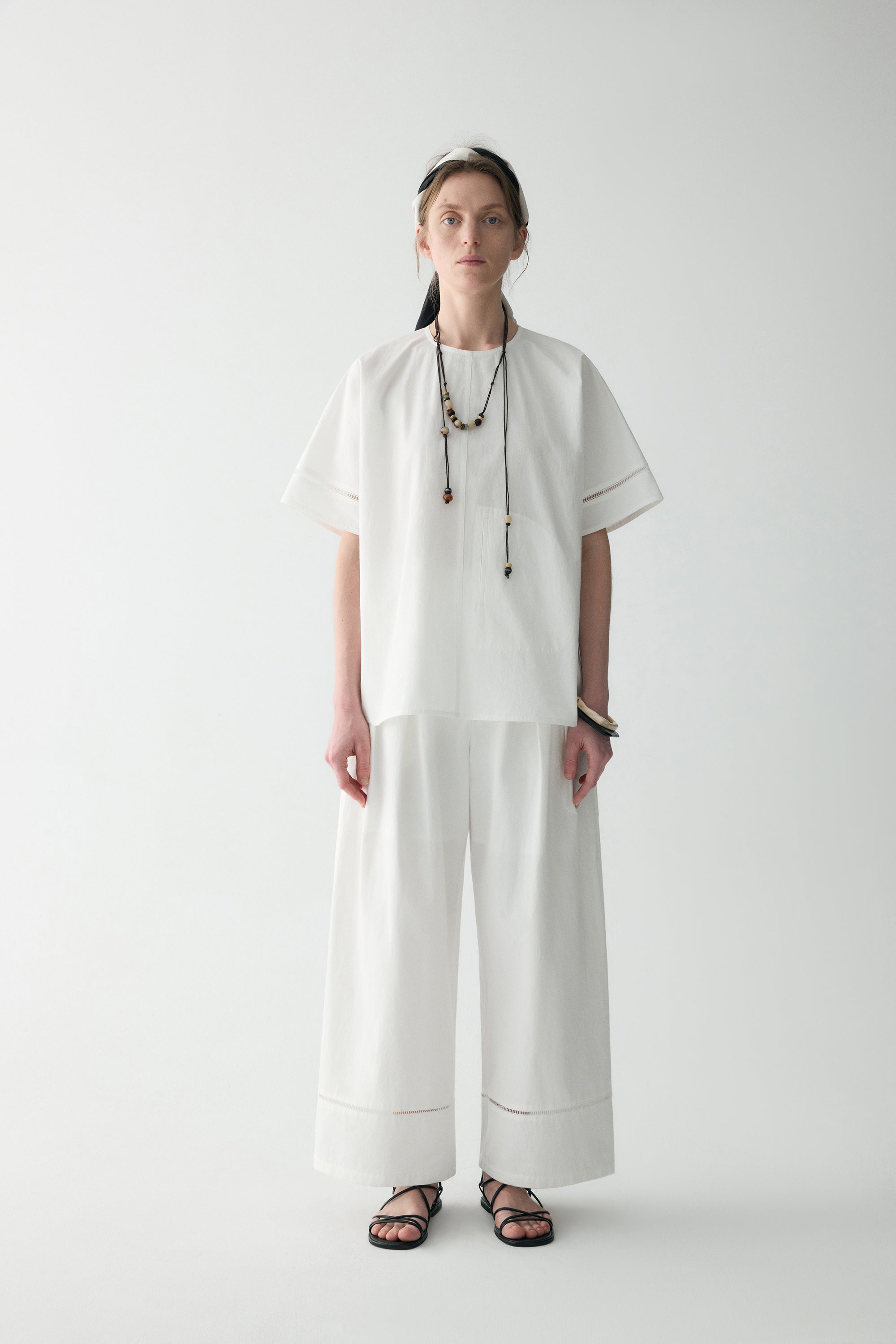 #color_off white