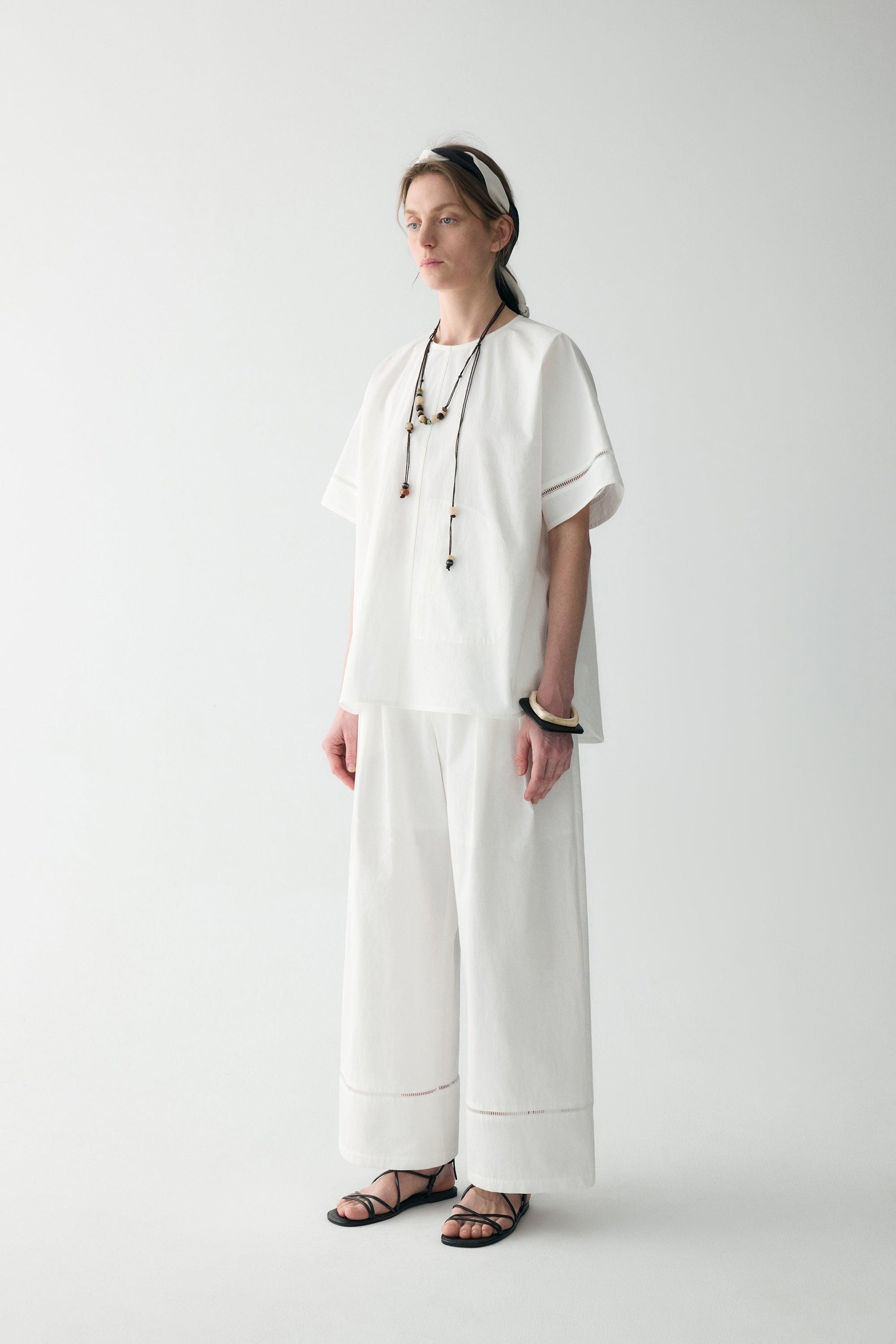 #color_off white